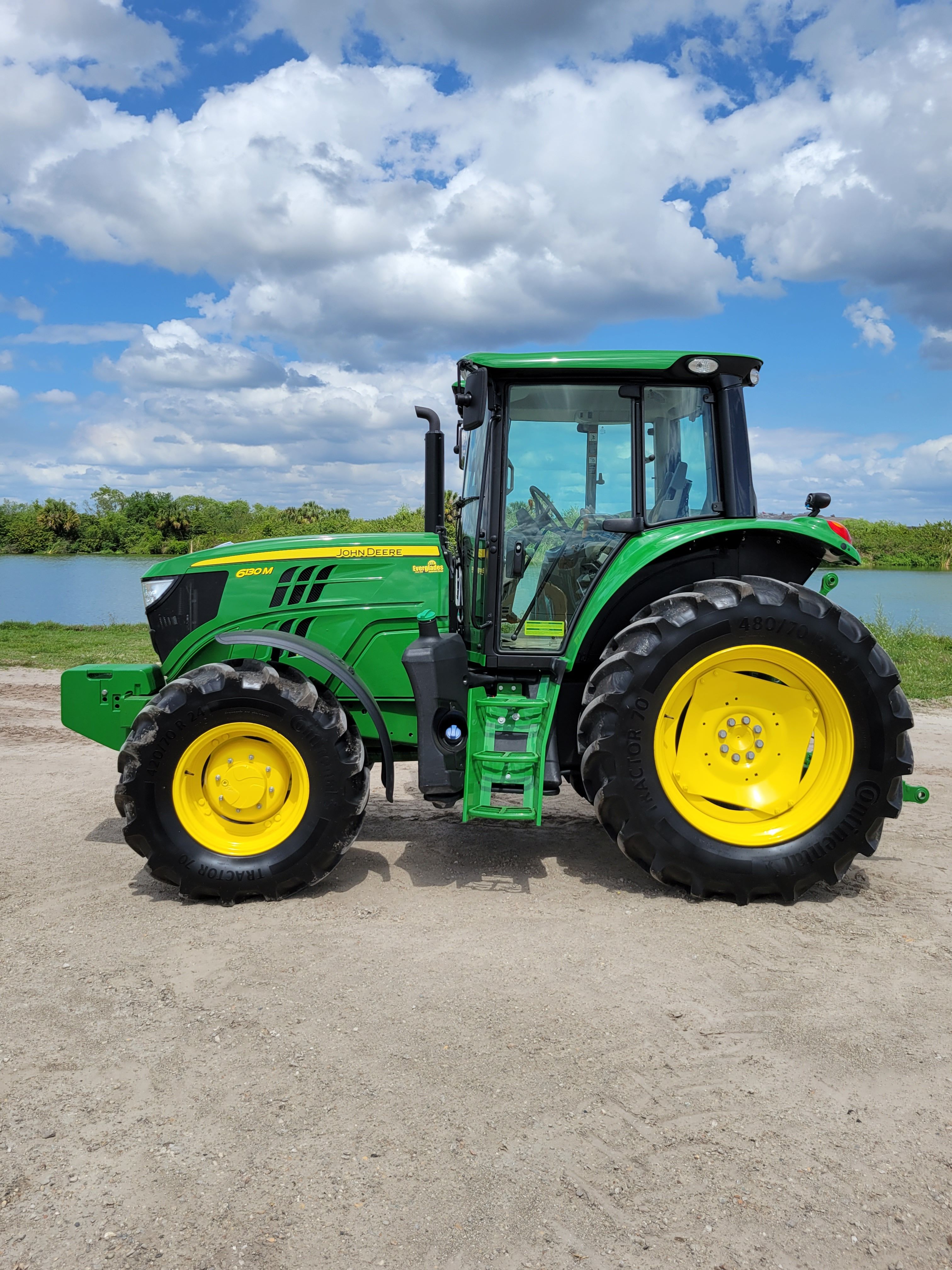 2021 JOHN DEERE 6130M Photo 2 Thumbnail