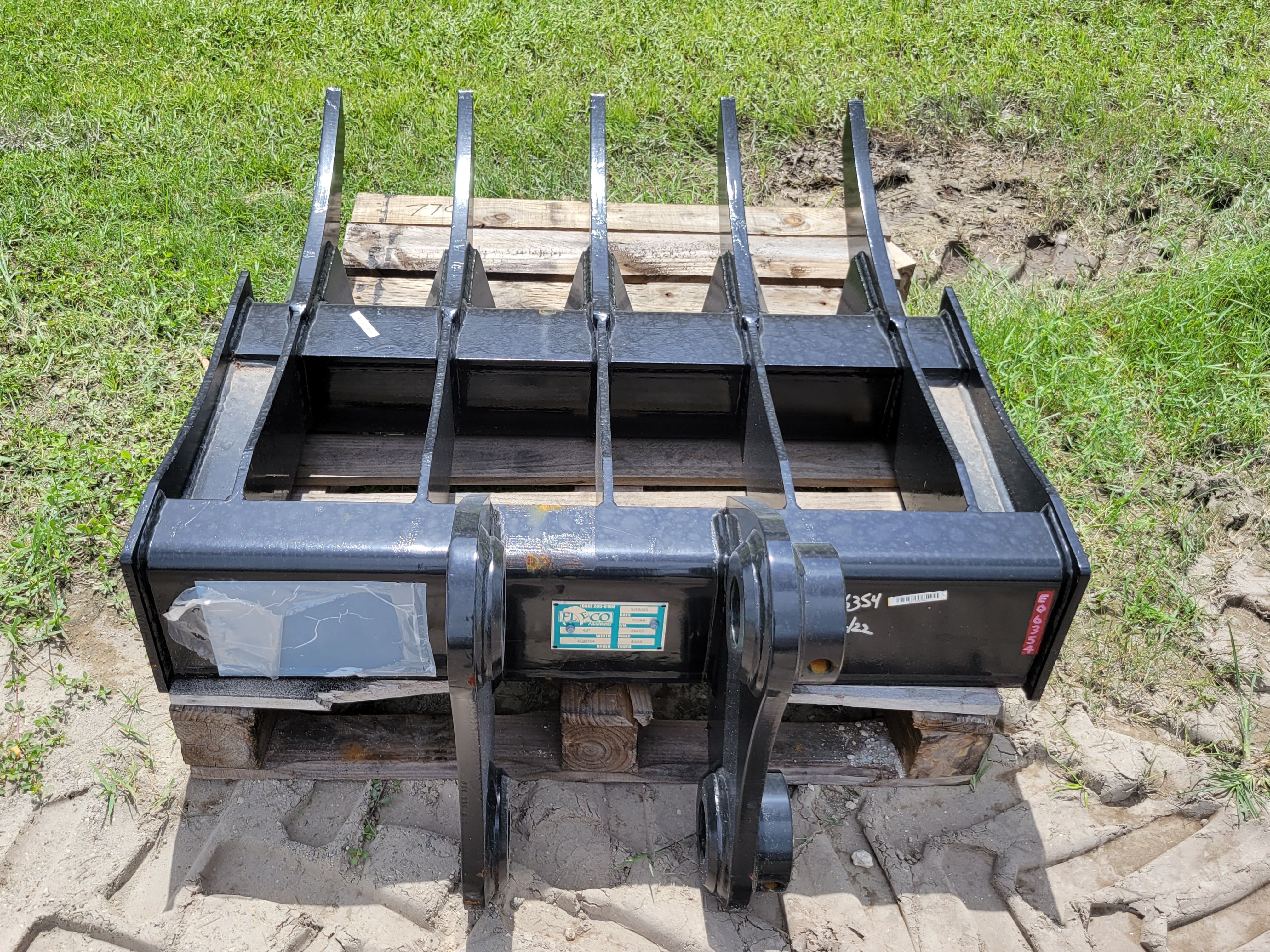 42" ROOT RAKE FOR SY155U Photo 2 Thumbnail