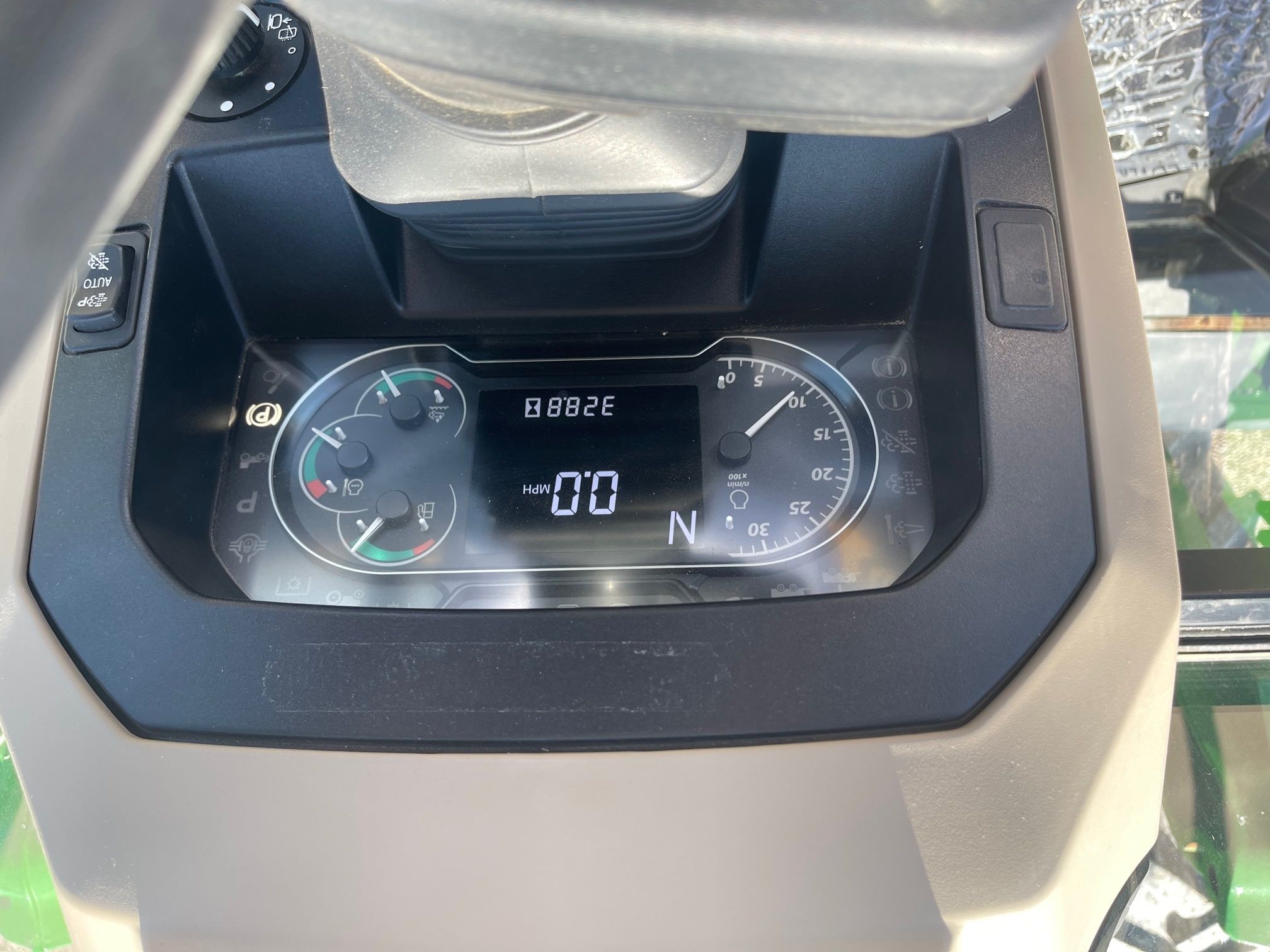 2020 JOHN DEERE 6135E Photo 8 Thumbnail