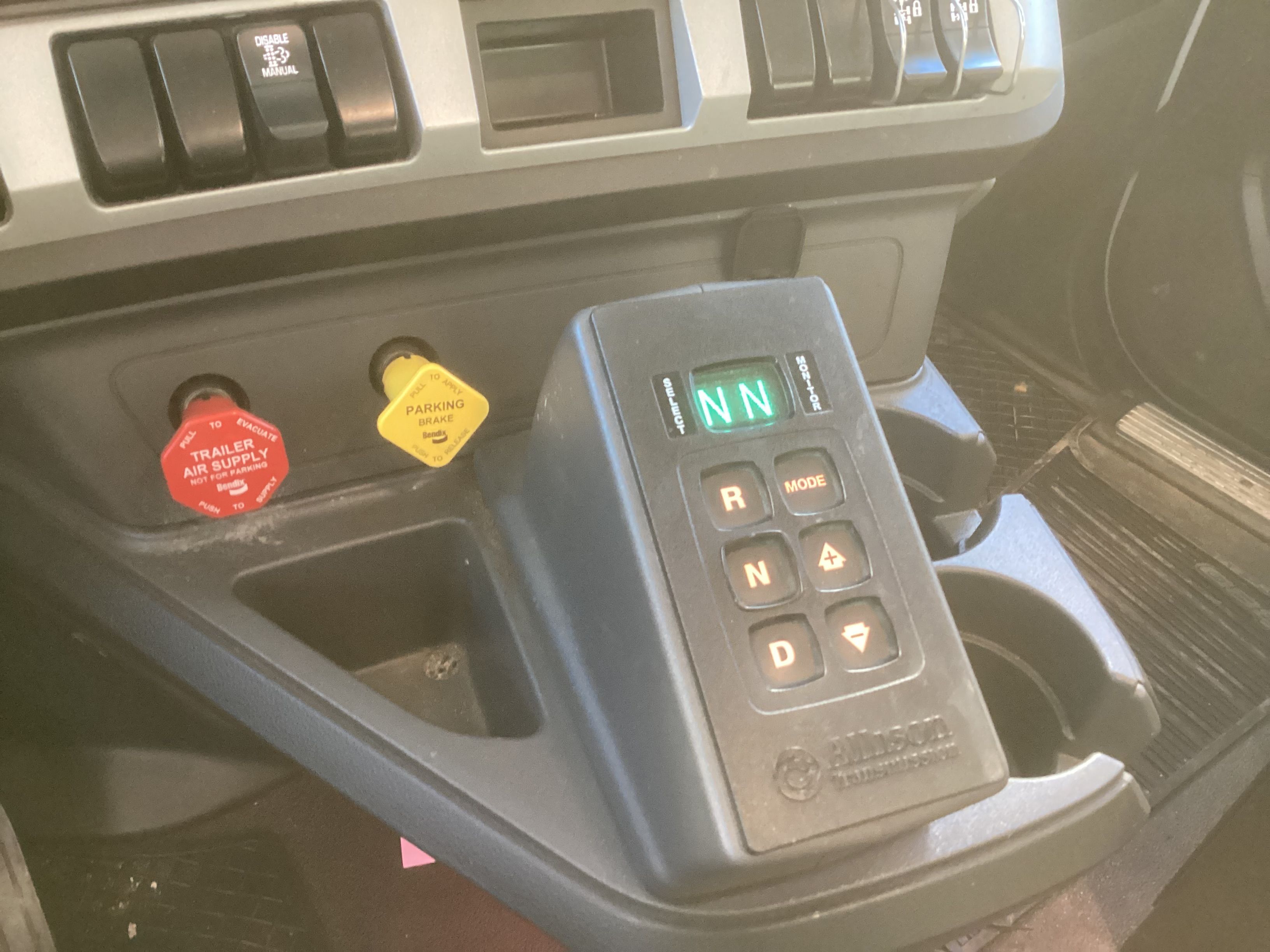 2024 KENWORTH T880 DUMP Photo 8 Thumbnail