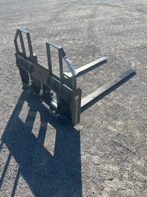 72" SKID STEER FORKS Photo 4 Thumbnail