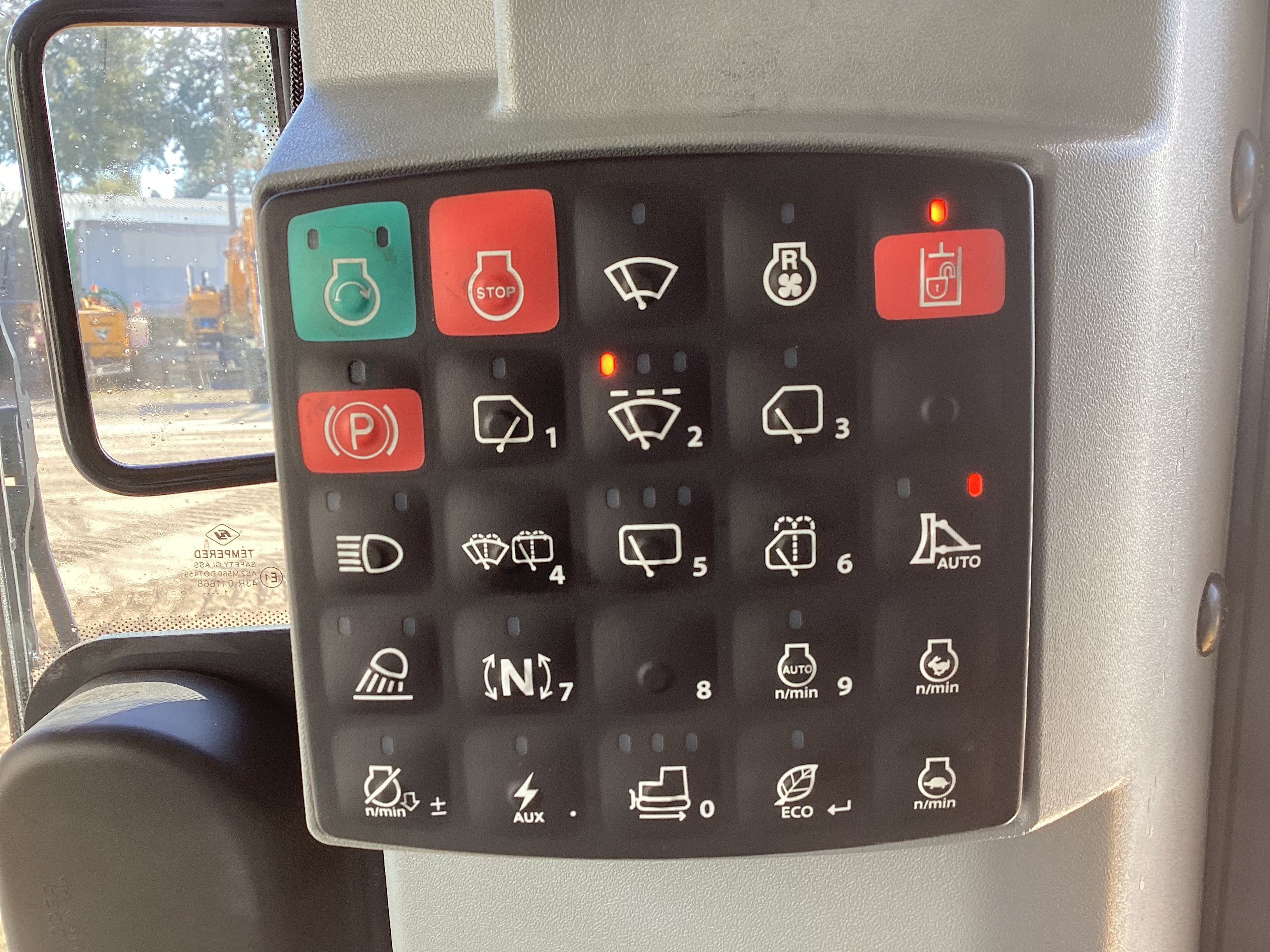 2023 JOHN DEERE 850L WLT Photo 11 Thumbnail