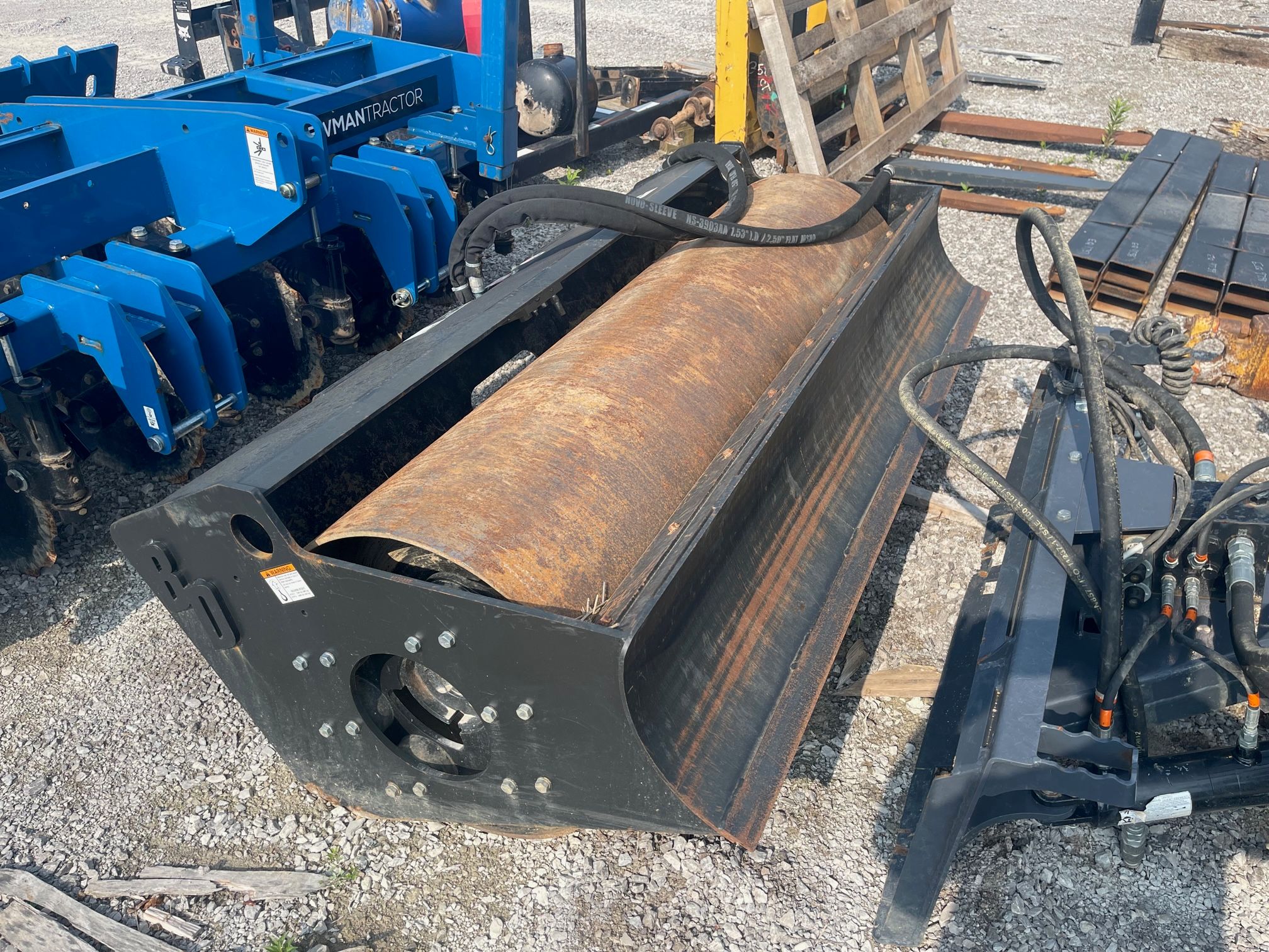 2020 BLUE DIAMOND 72" SMOOTH VIBRATORY ROLLER-SS Photo 4 Thumbnail