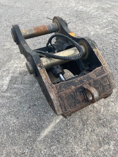 HYDRAULIC QUICK COUPLER FOR SY500H Photo 1 Thumbnail