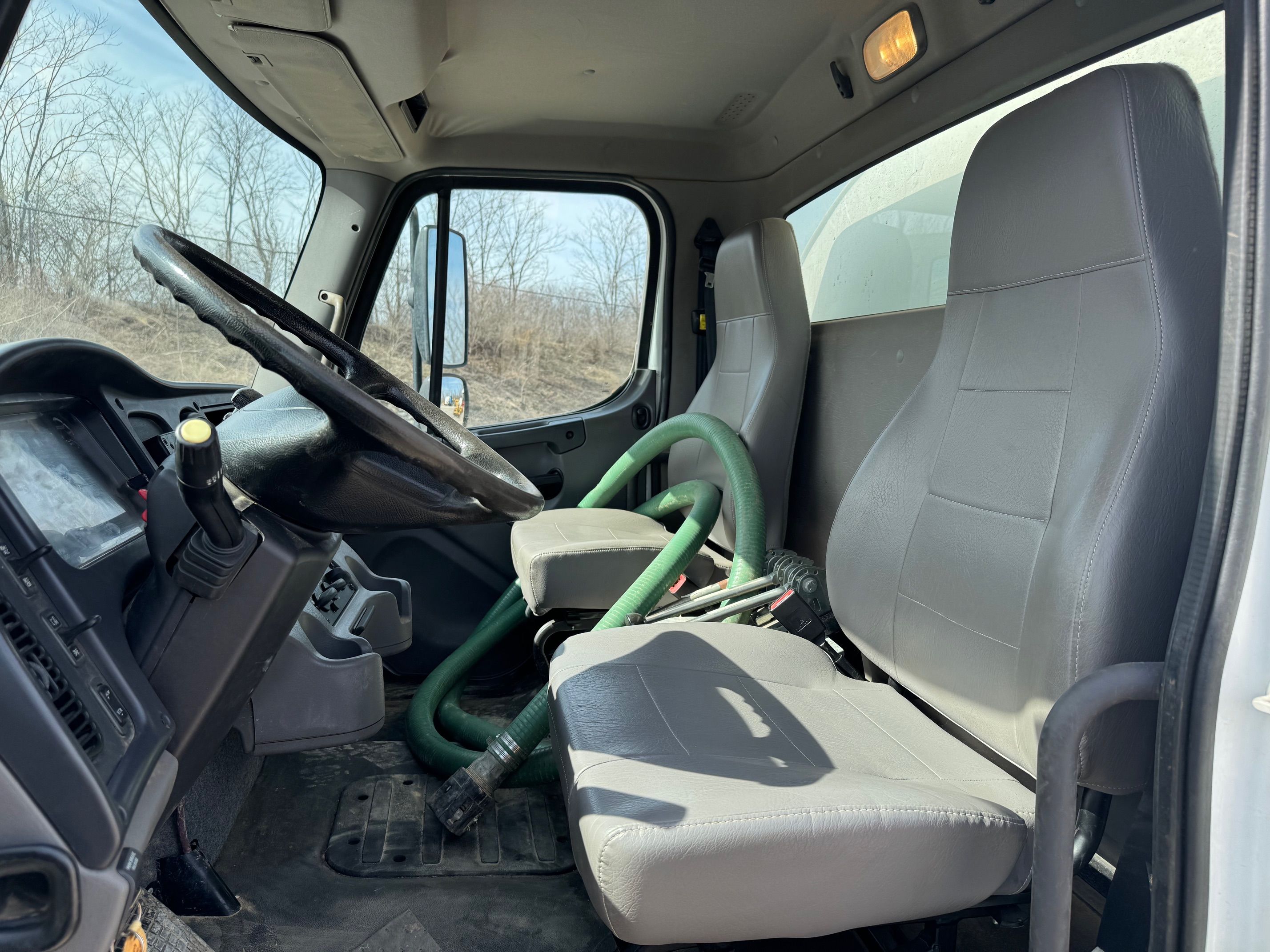 2018 FREIGHTLINER M2 106 2K Photo 5 Thumbnail