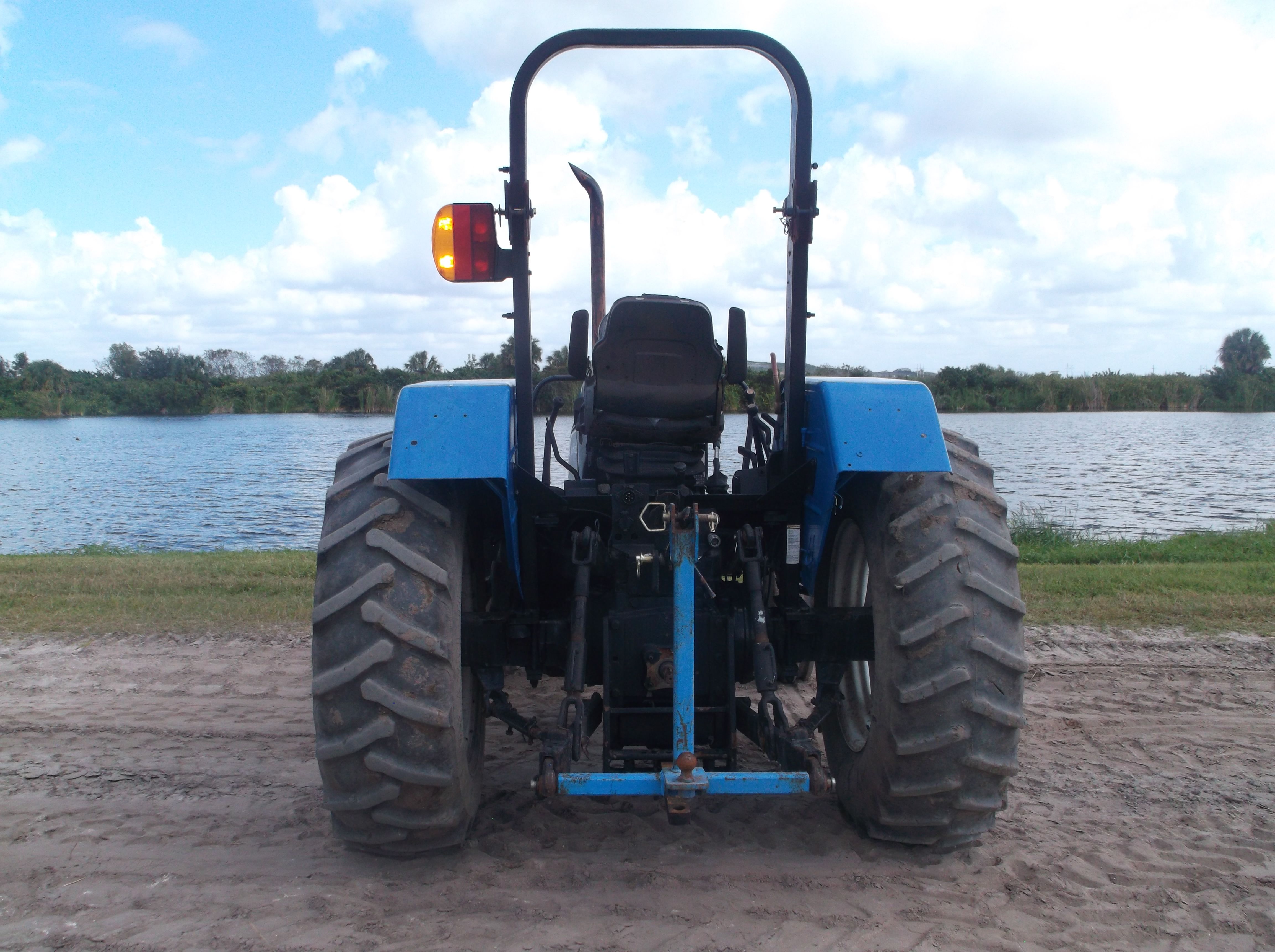 2003 NEW HOLLAND TL80 Photo 4 Thumbnail