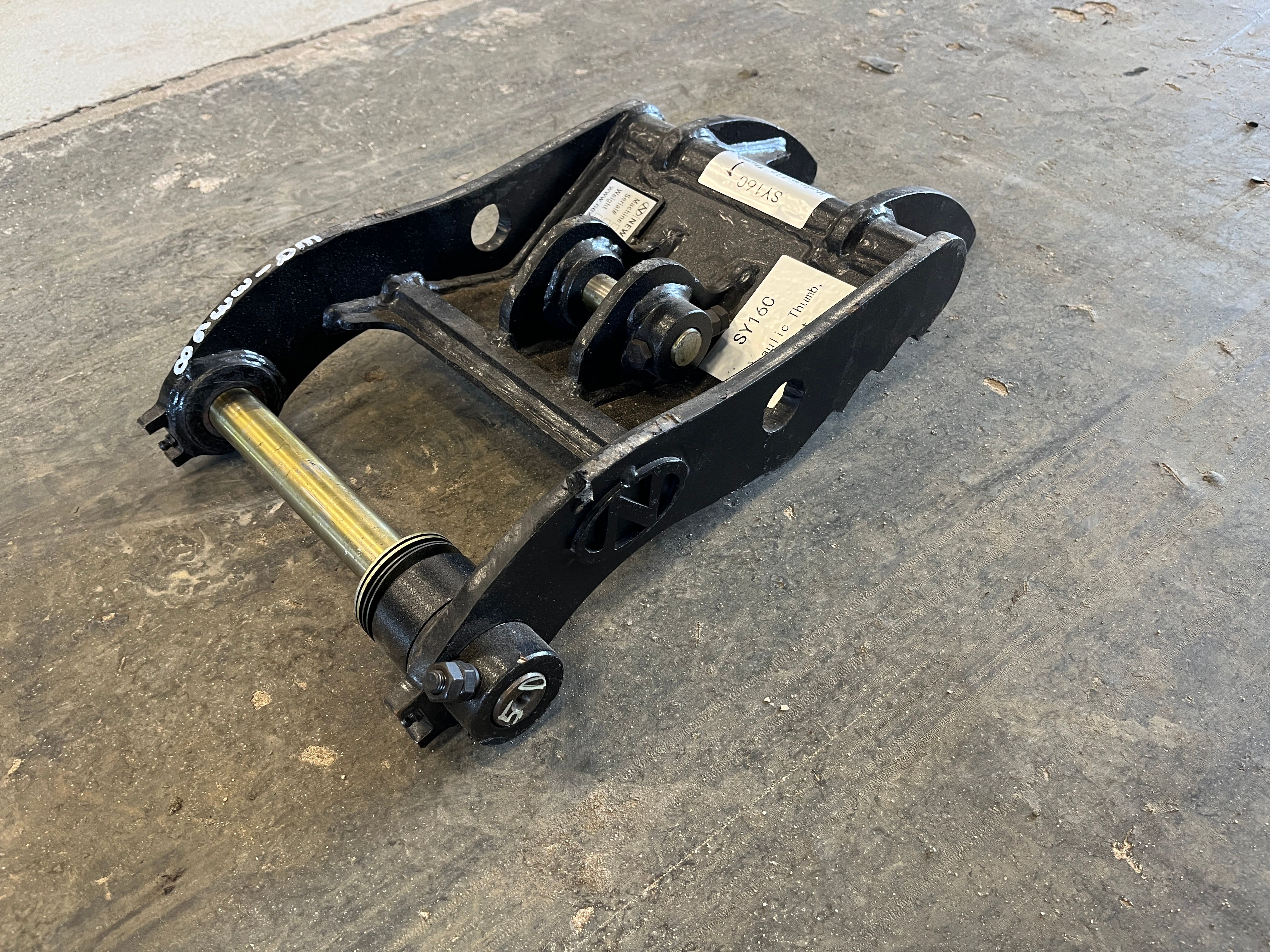 THS THUMB SHORT FOR SY16C (NO QUICK COUPLER) Photo 3 Thumbnail