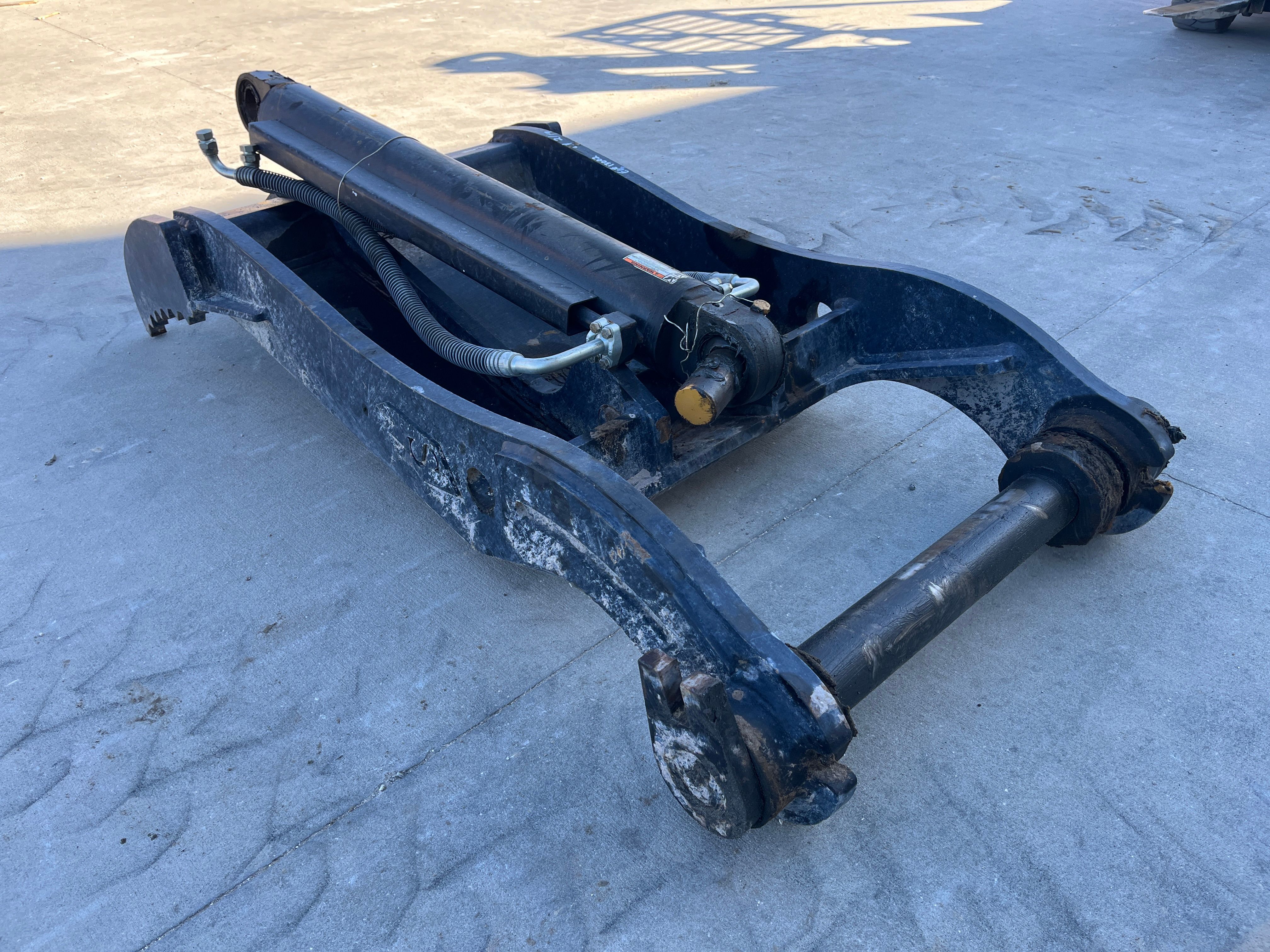 SHORT THUMB FOR SY365C Photo 2 Thumbnail