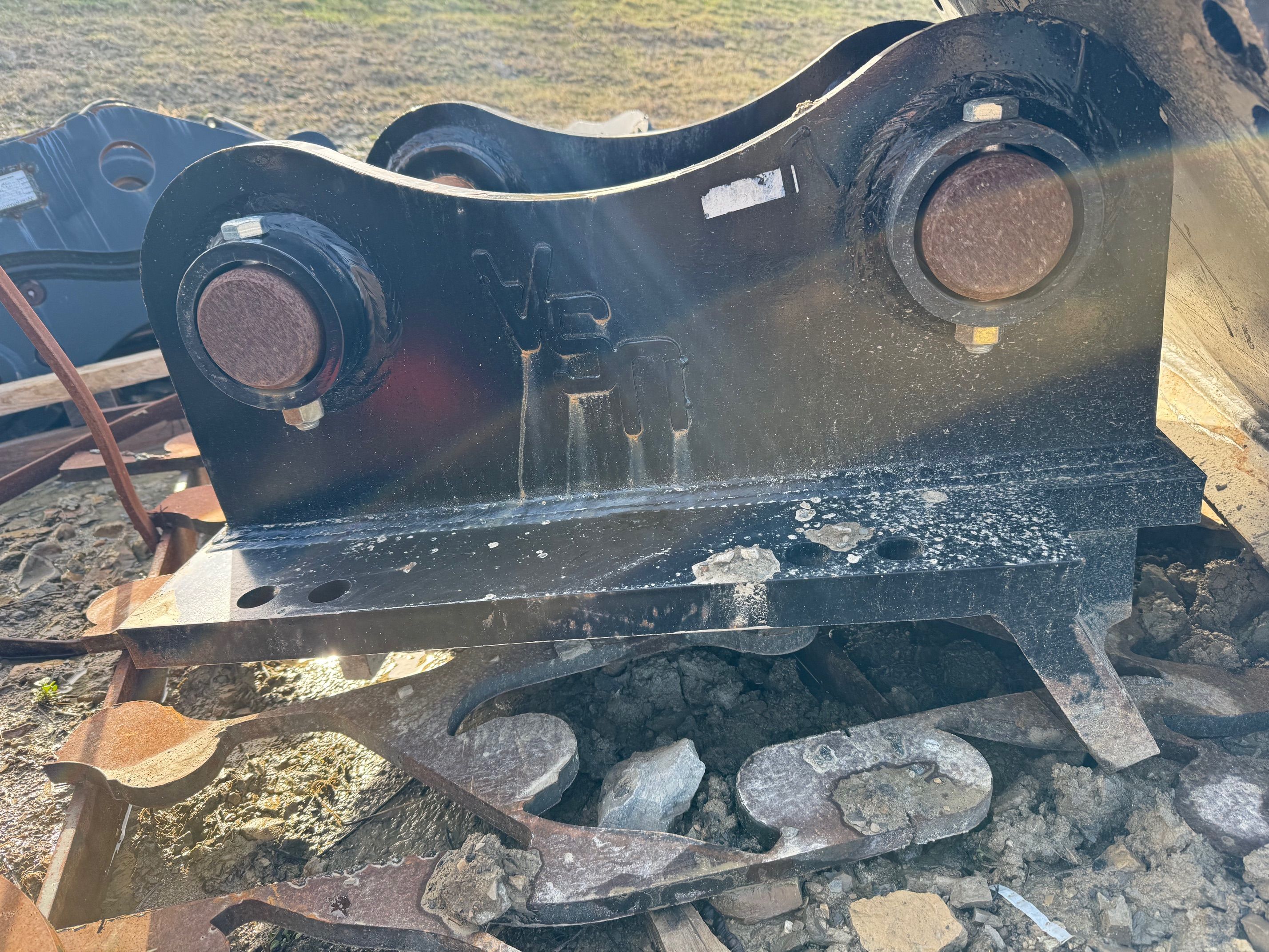 ALLU PADDING BUCKET MOUNT BRACKET FOR SY265C Photo 1 Thumbnail