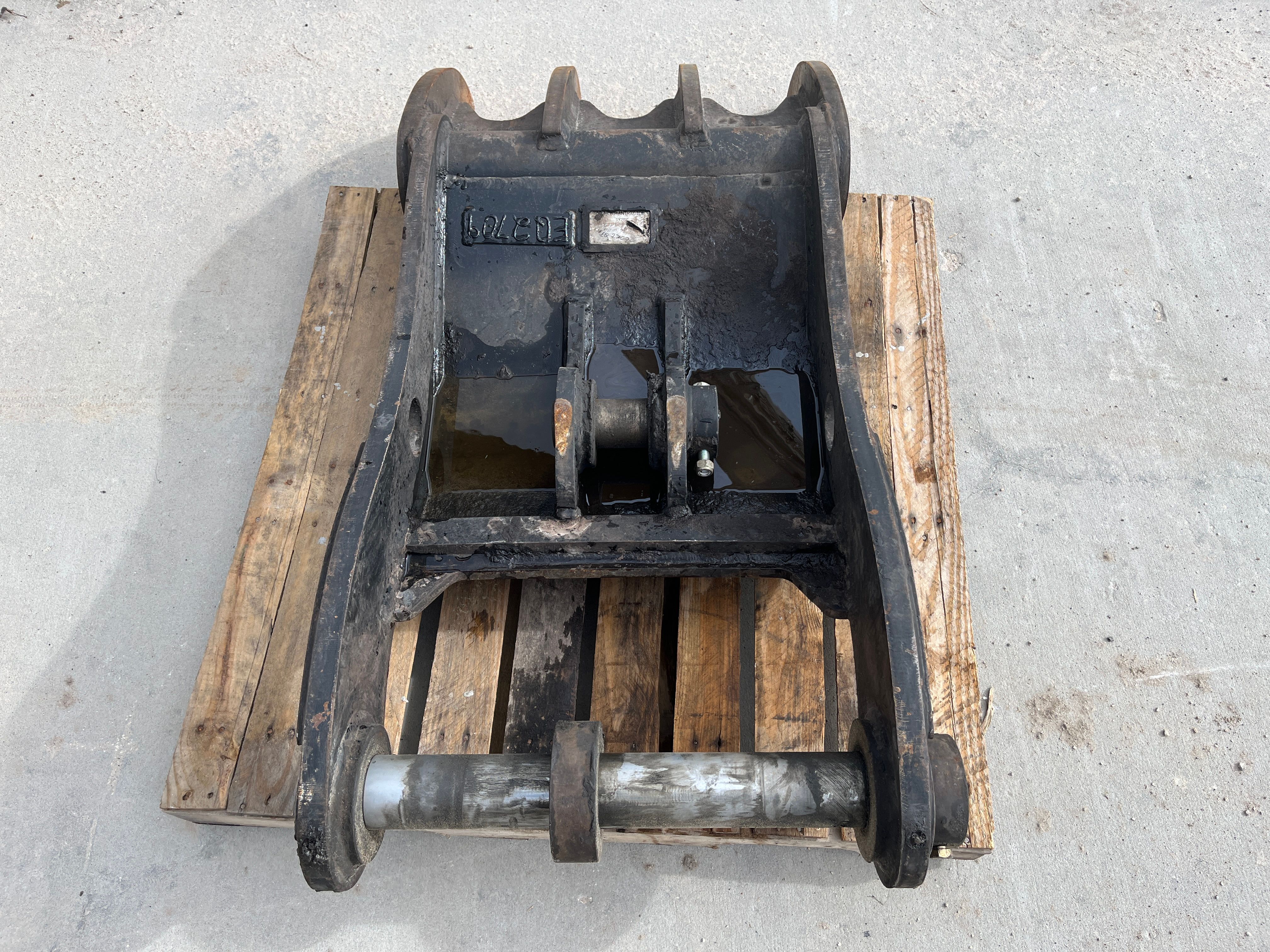 THUMB FOR SY215C (NO QUICK COUPLER) Photo 2 Thumbnail