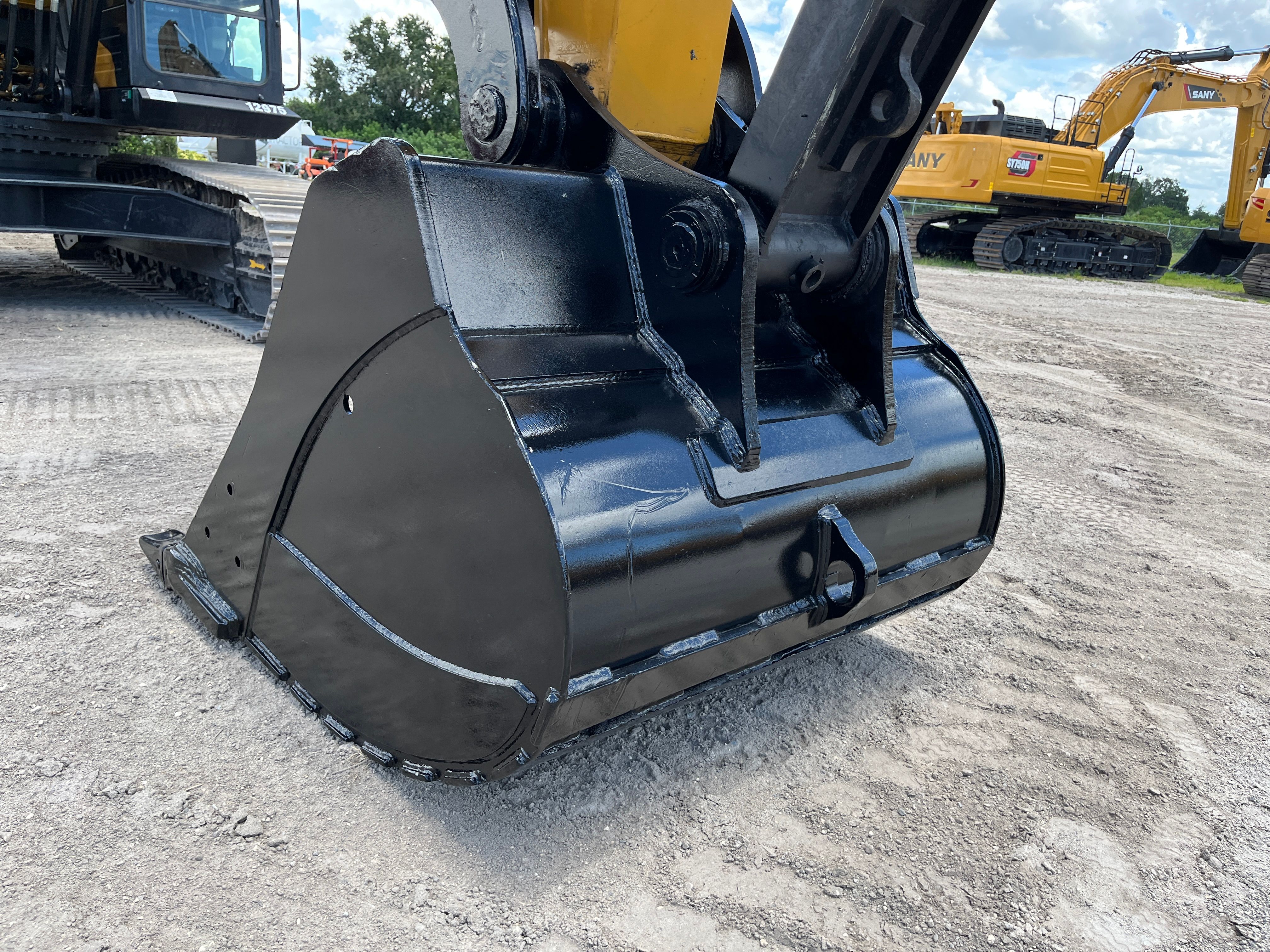 60" EXCAVATOR DIGGING BUCKET 90MM PIN Photo 2 Thumbnail