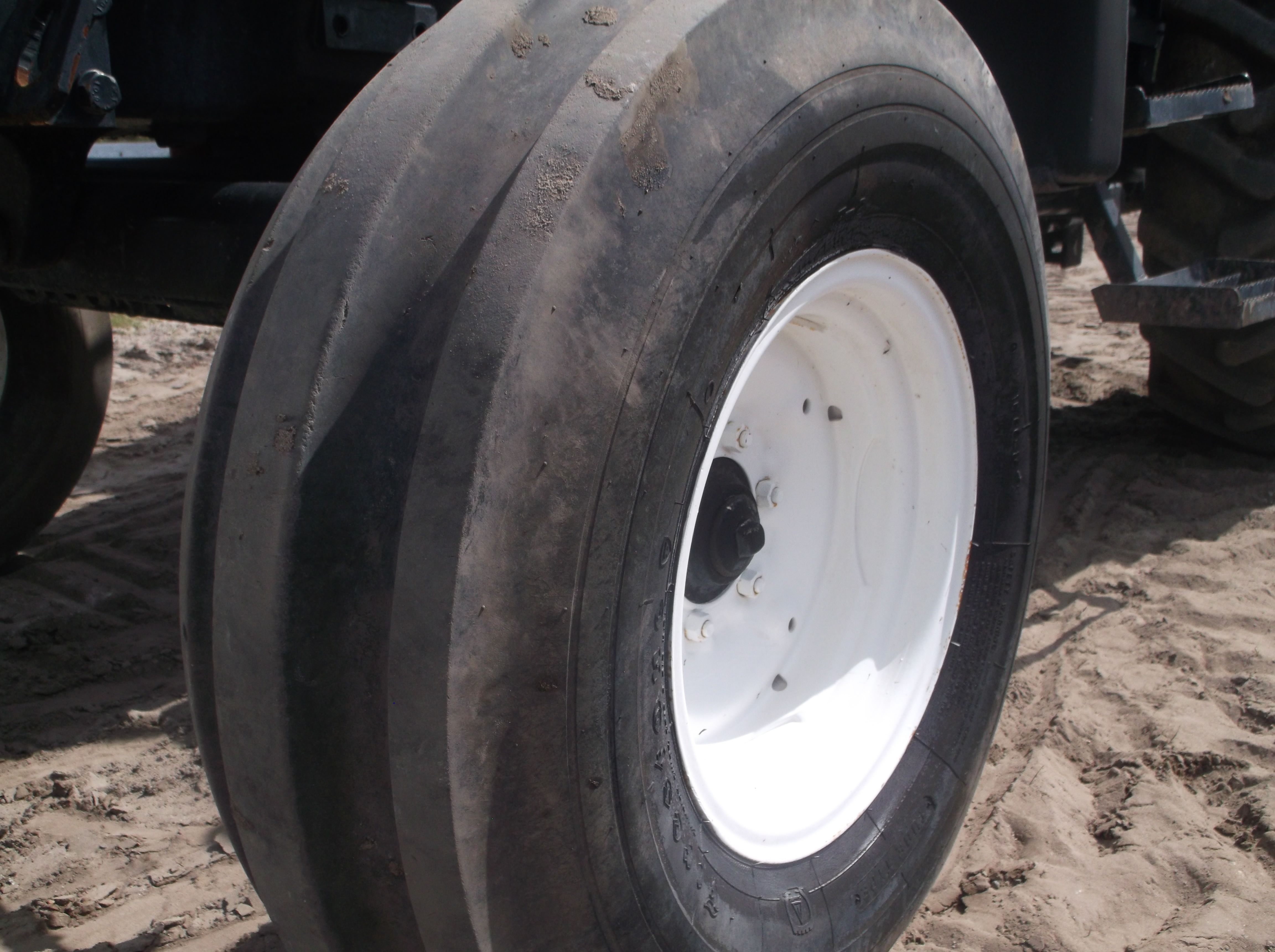 2003 NEW HOLLAND TL80 Photo 9 Thumbnail