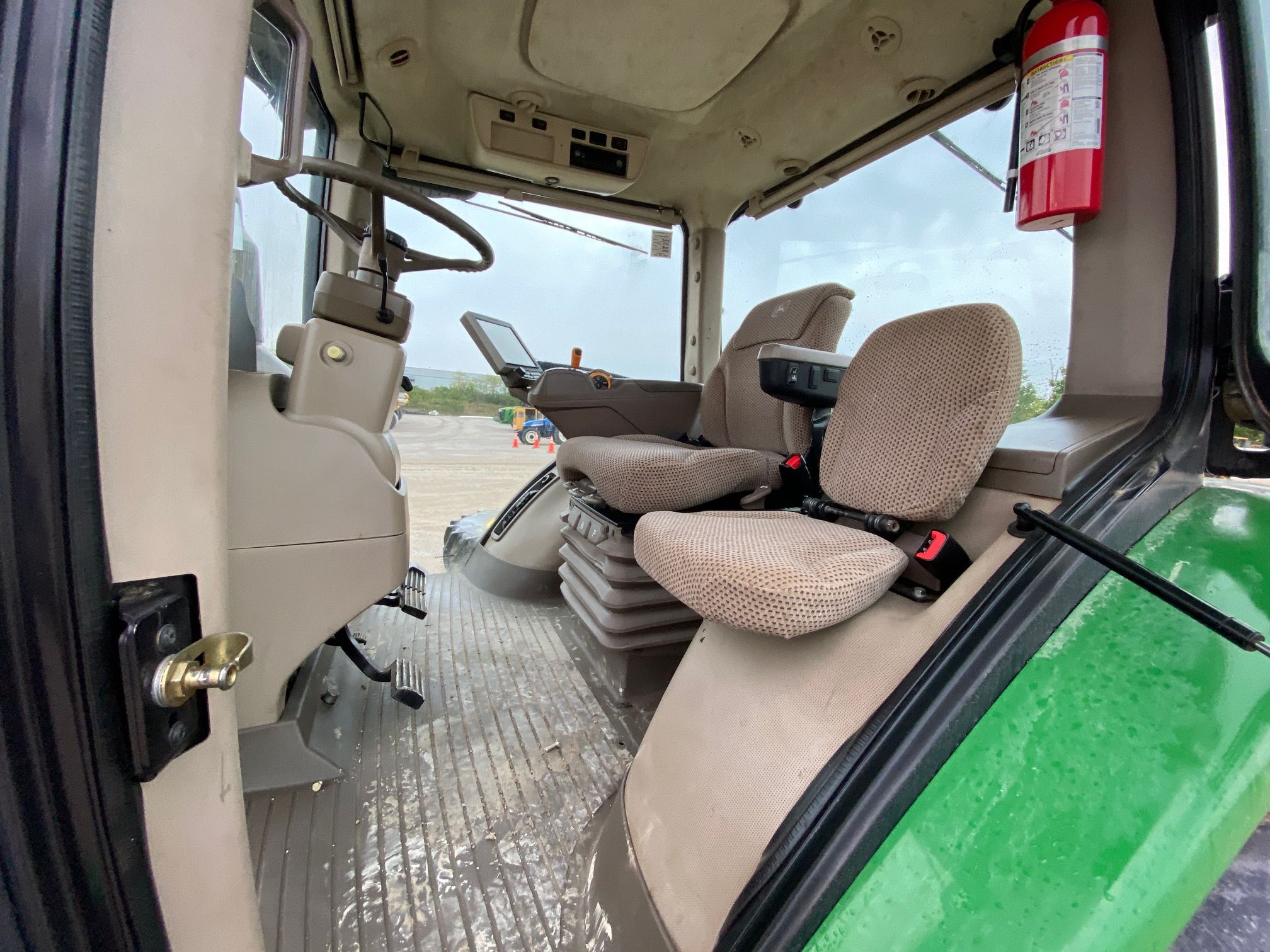 2015 JOHN DEERE 8345R Photo 10 Thumbnail