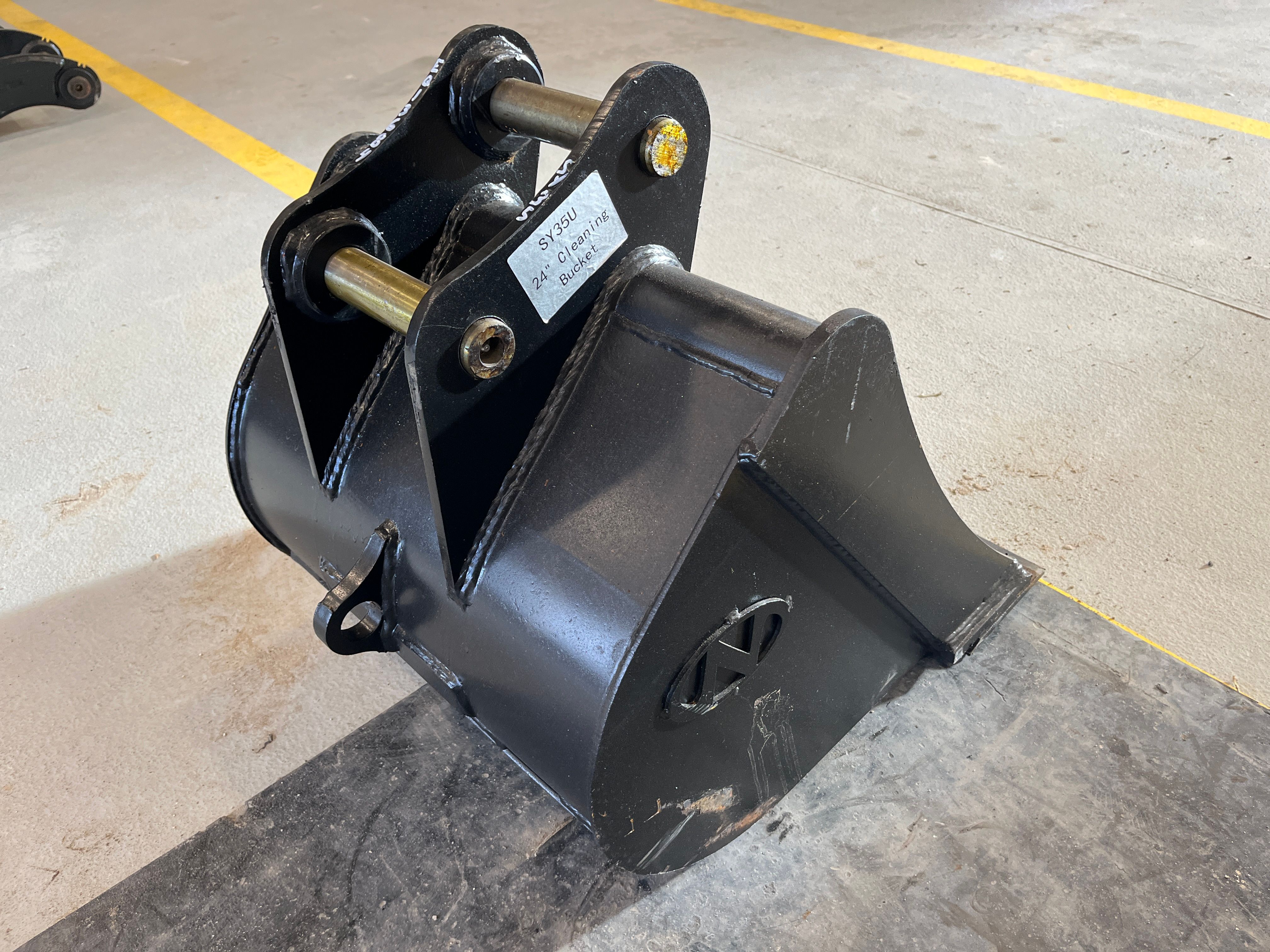 24" DC BUCKET FOR SY35U Photo 3 Thumbnail
