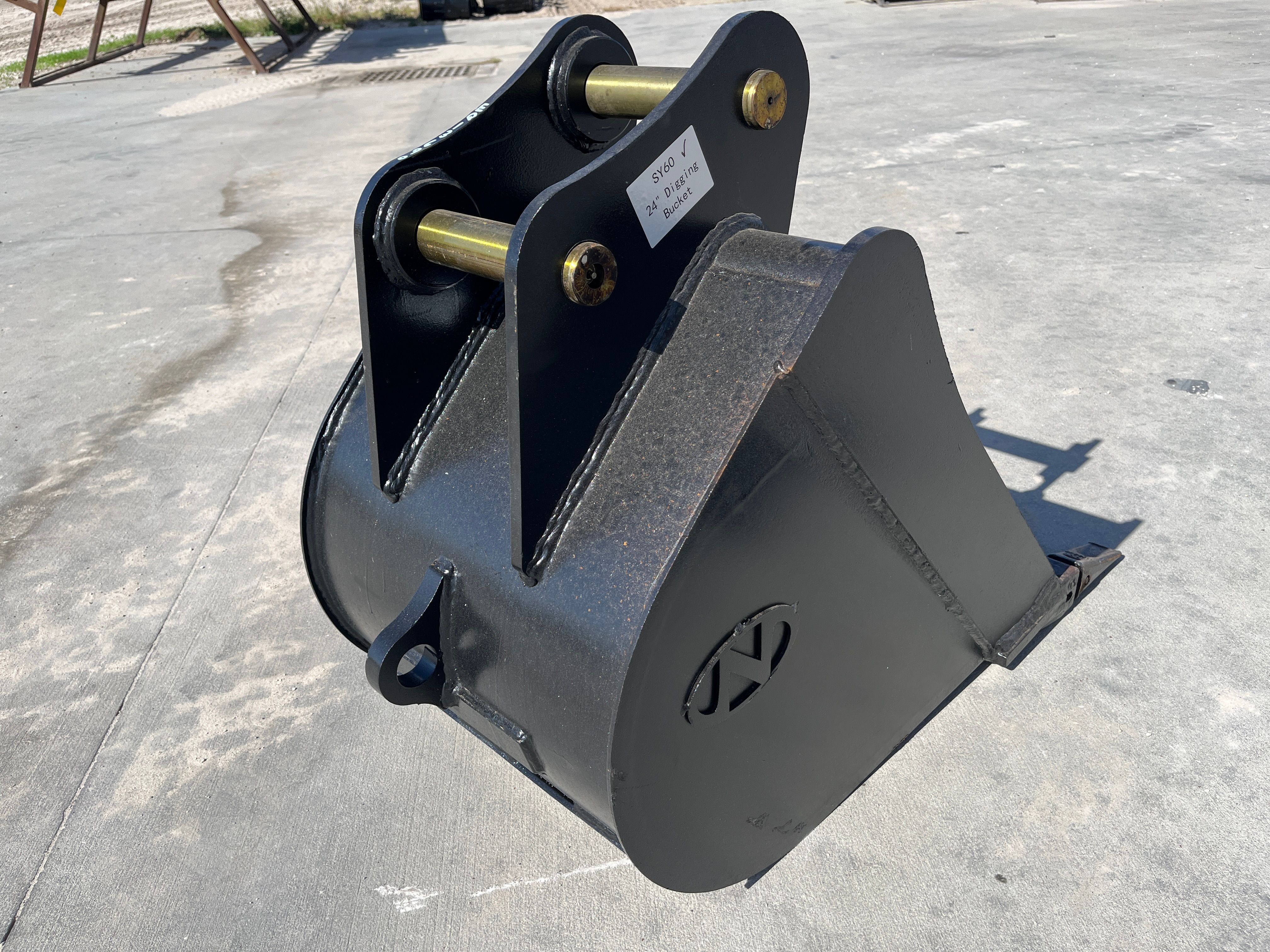 24" BUCKET FOR SY60C Photo 3 Thumbnail