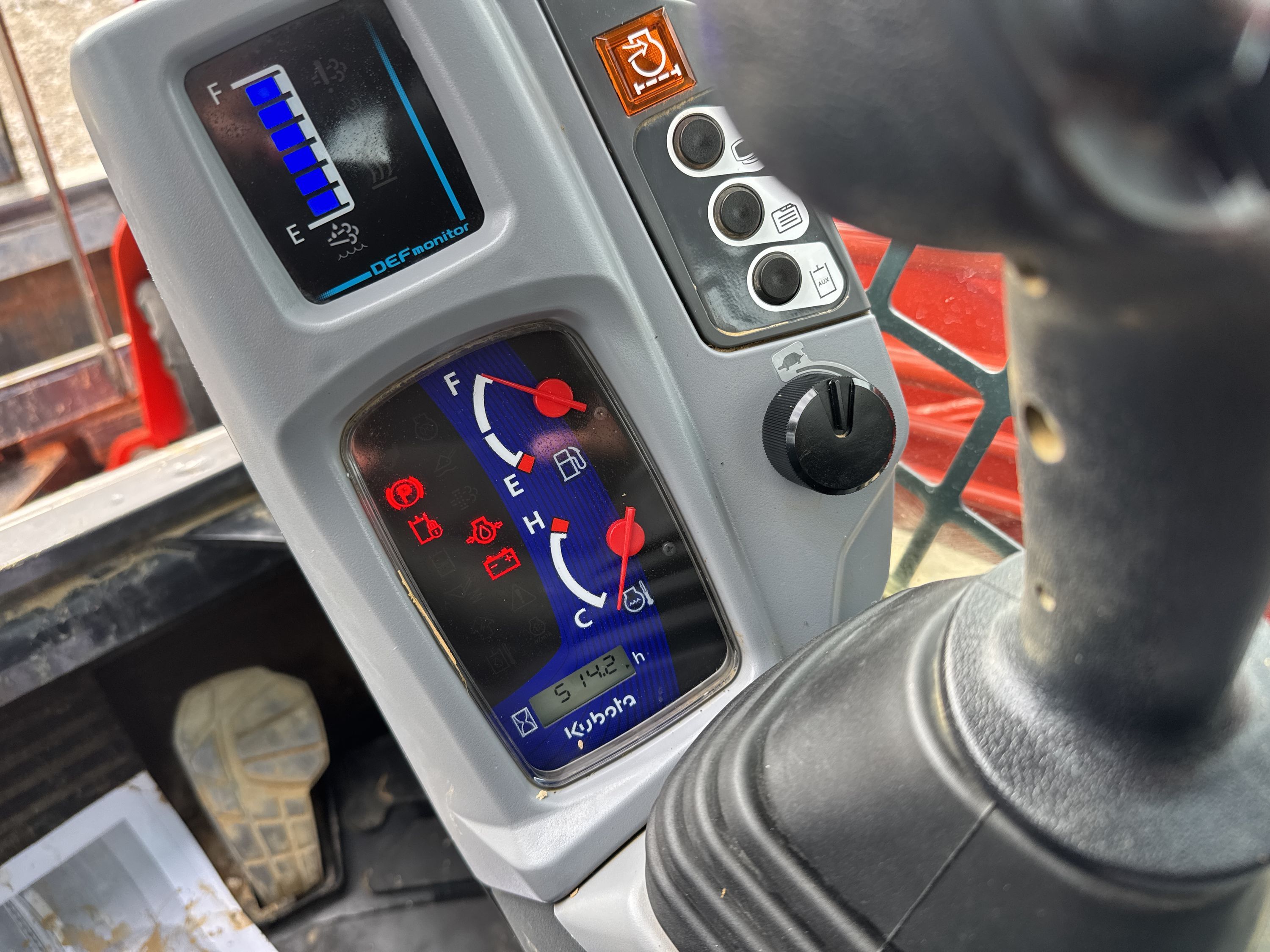 2024 KUBOTA SVL97-2HFC Photo 10 Thumbnail