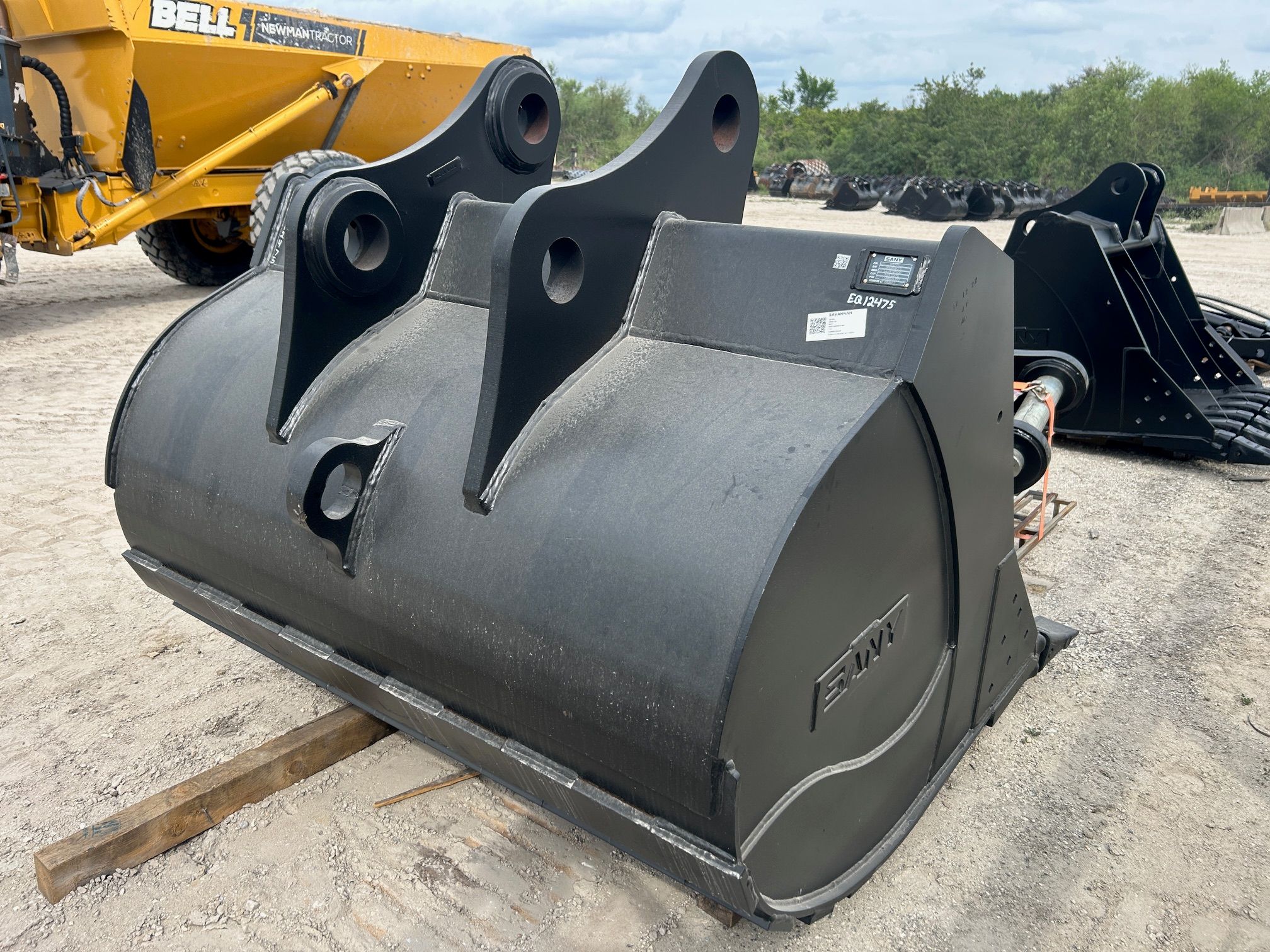 72" BUCKET FOR SY500H Photo 2 Thumbnail