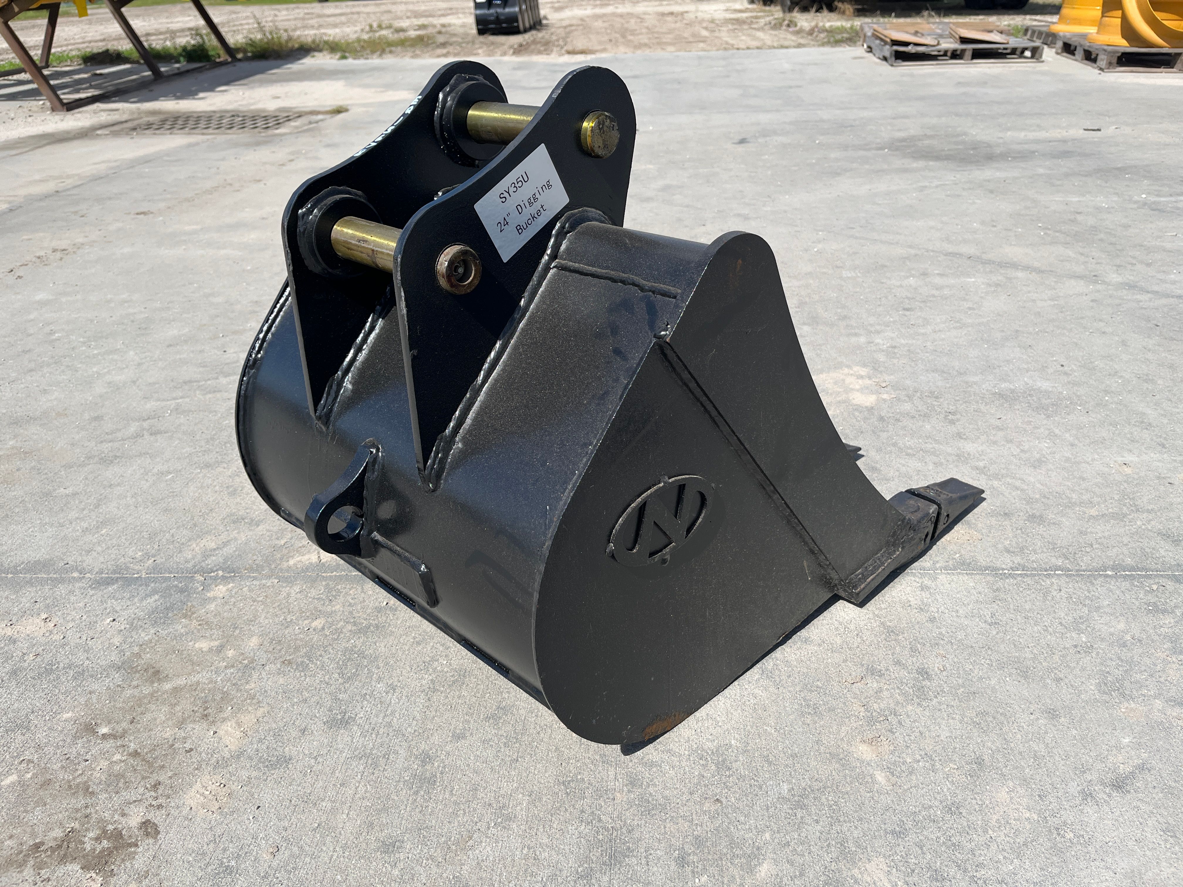 24" BUCKET FOR SY35U Photo 3 Thumbnail