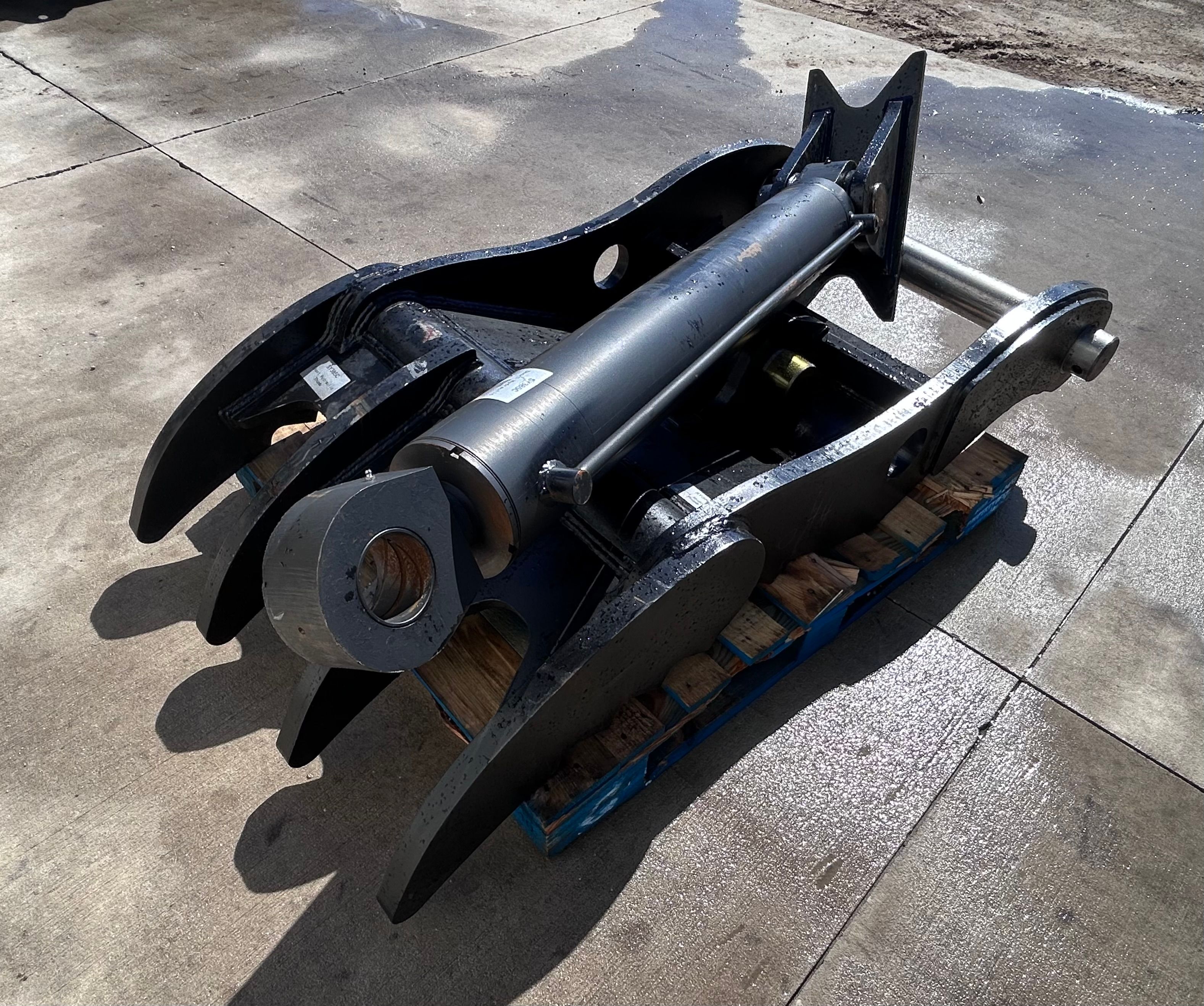 SHORT THUMB FOR SY385C (NO CPLR) Photo 3 Thumbnail