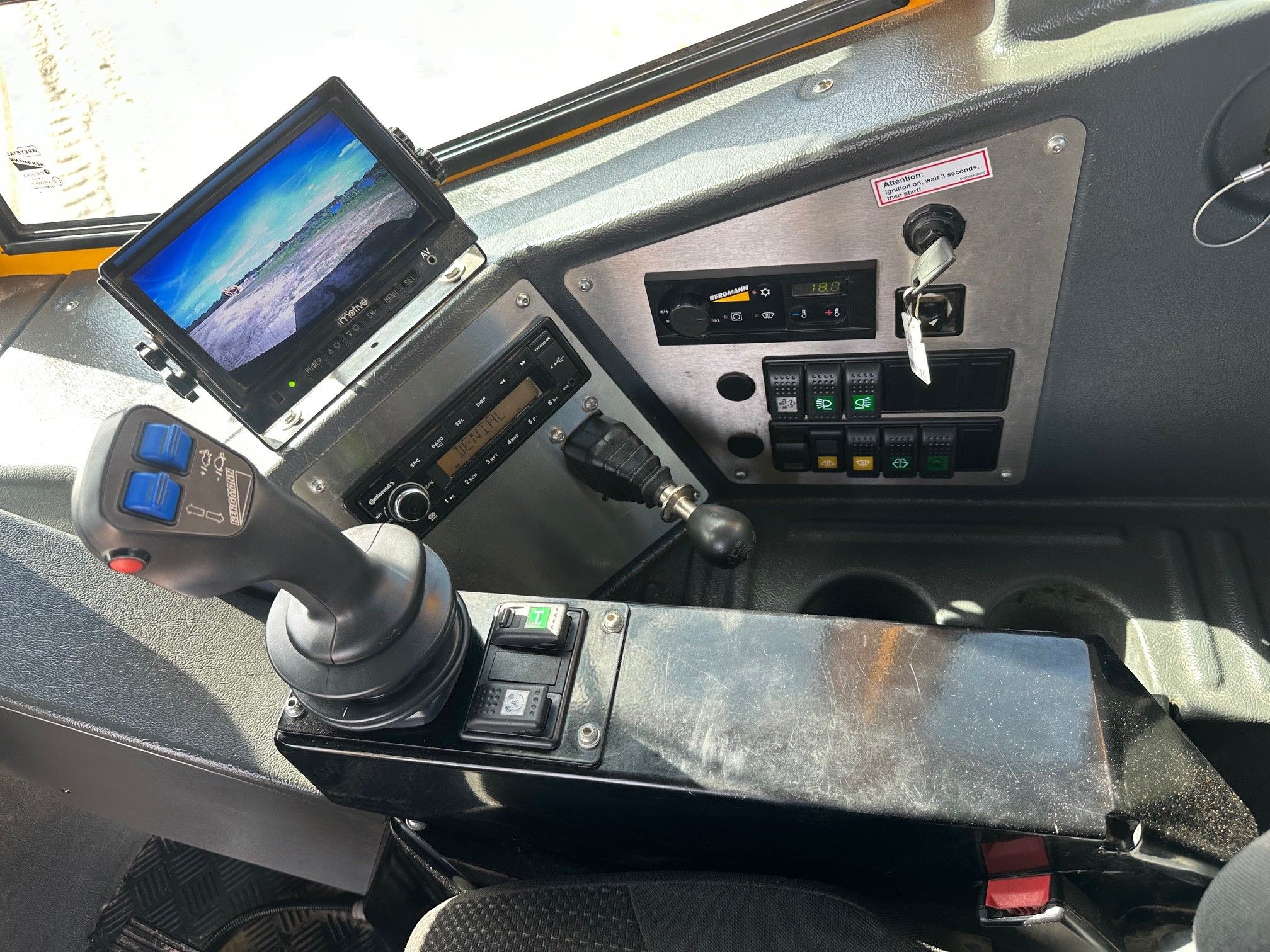 2021 BERGMANN C815S-R Photo 9 Thumbnail