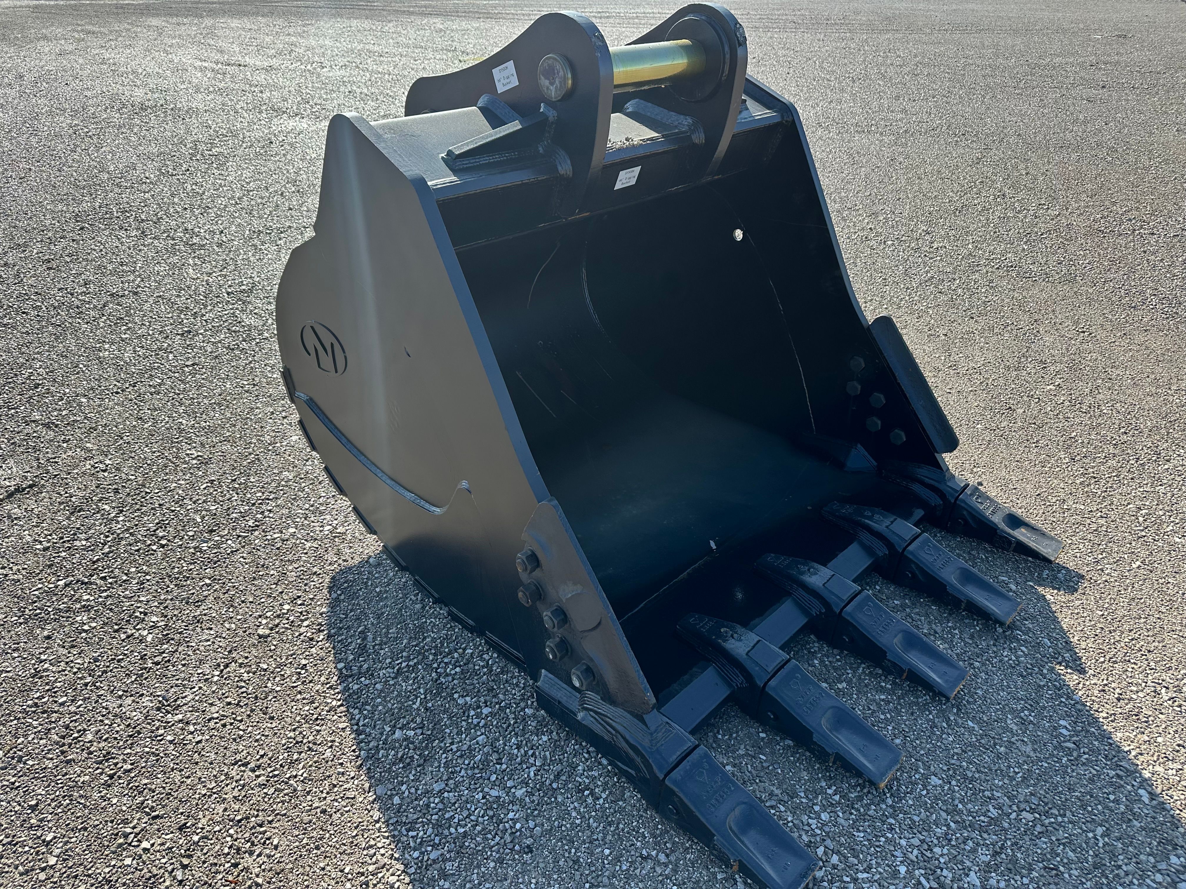 66" BUCKET FOR SY500H Photo 2 Thumbnail