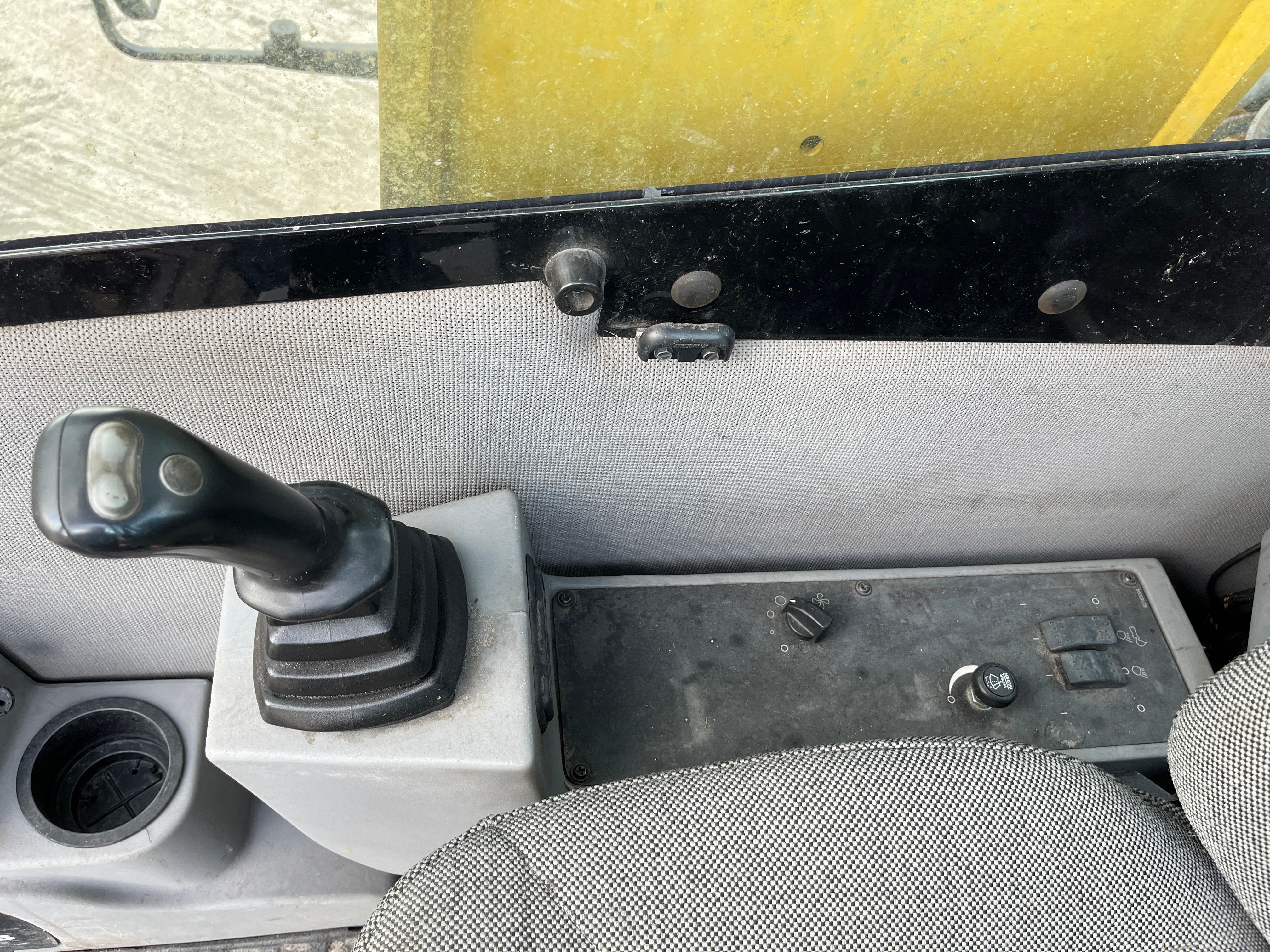  GRADALL D152 Photo 13 Thumbnail