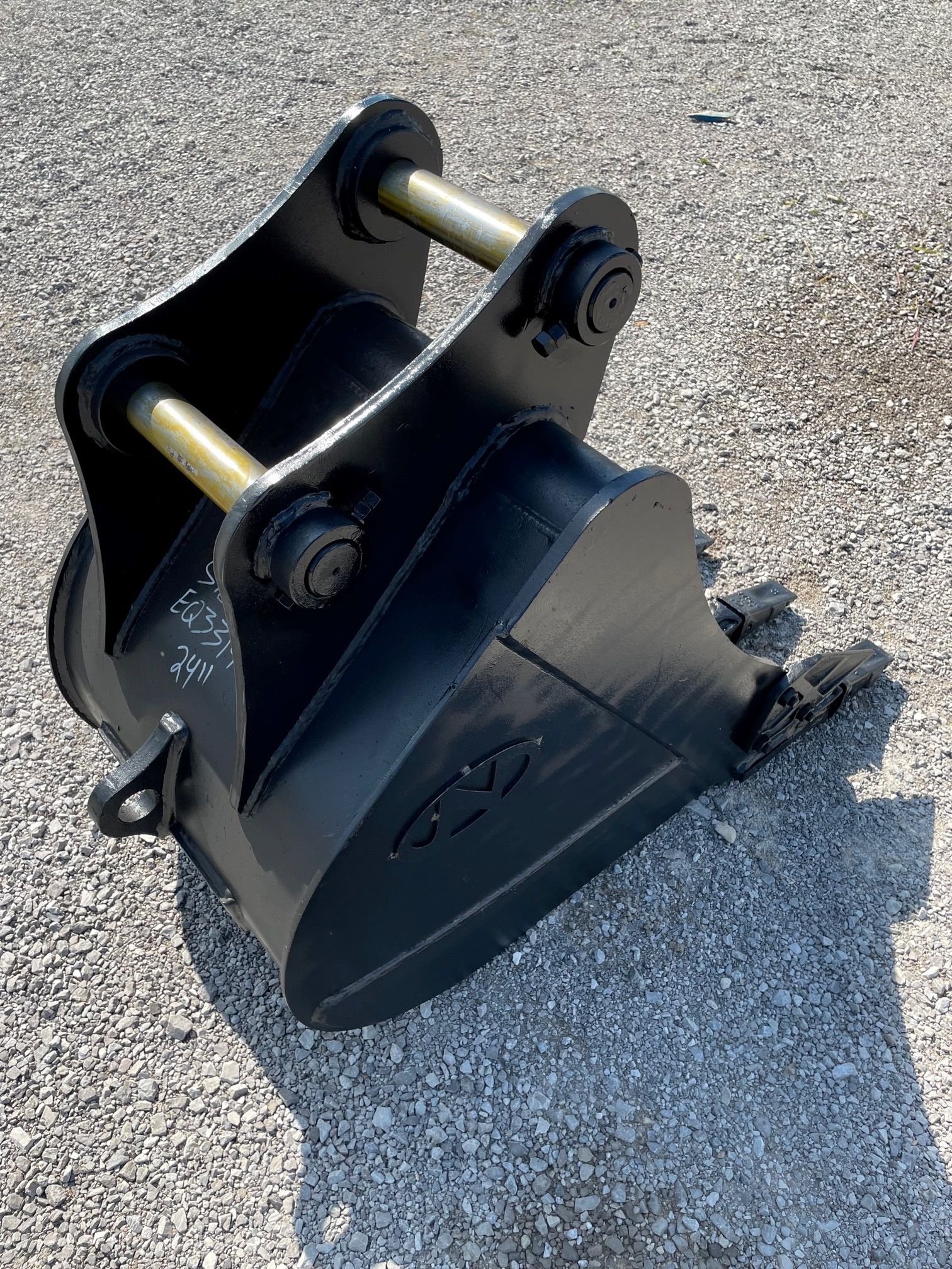 24" EXCAVATOR DIGGING BUCKET 50MM PIN Photo 1 Thumbnail