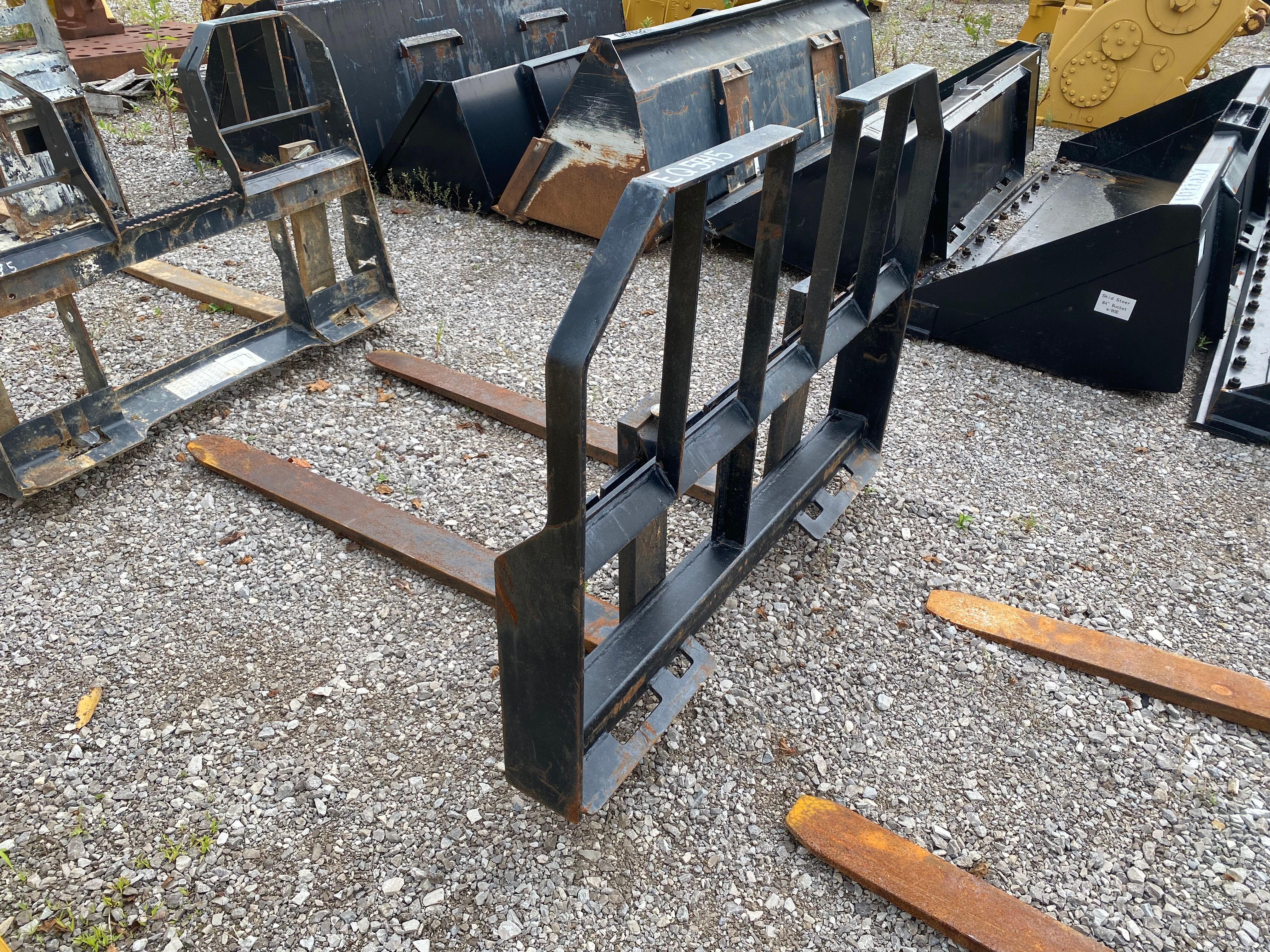 48" SKID STEER FORKS Photo 2 Thumbnail