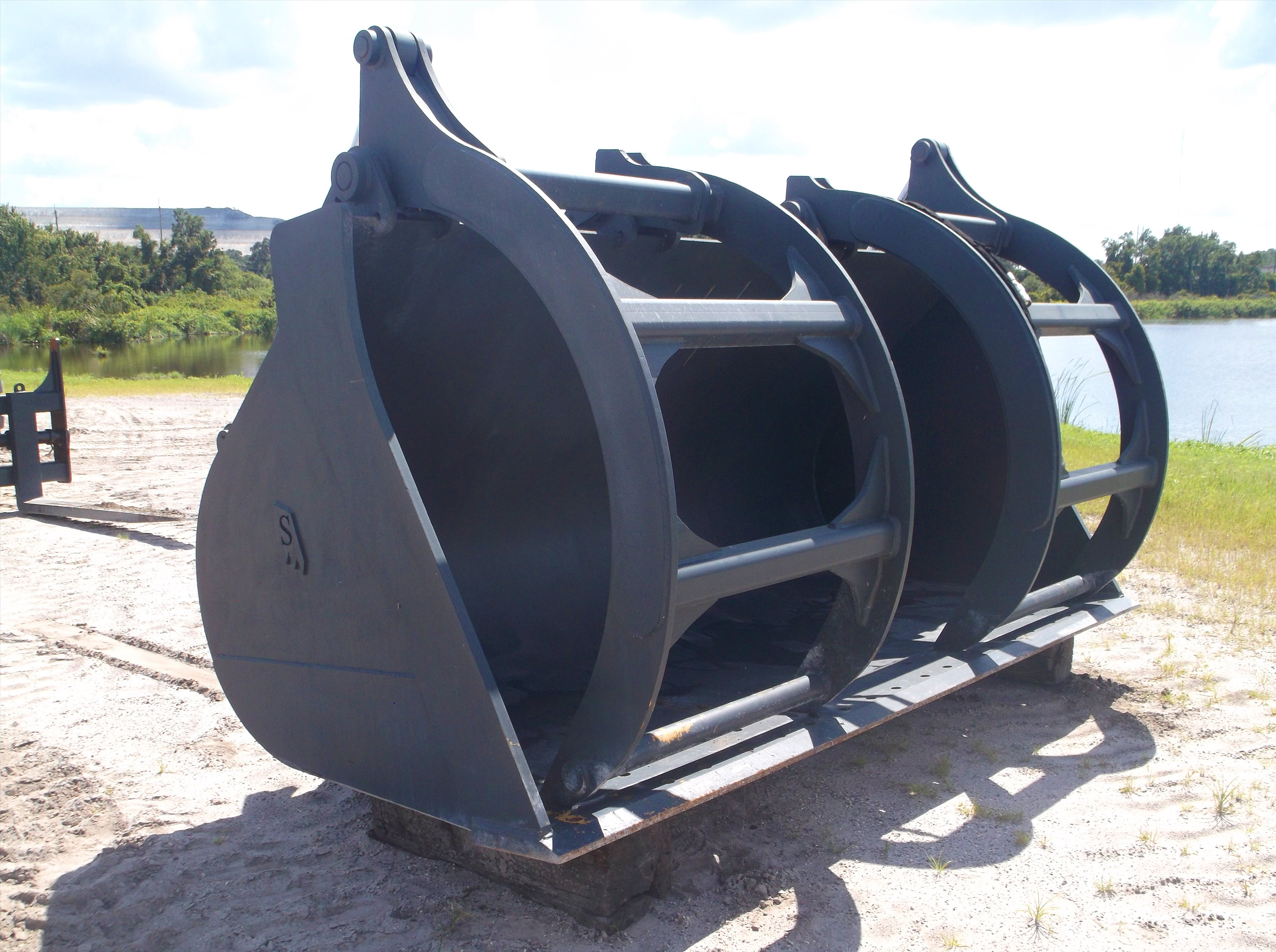 GRAPPLE BUCKET FOR BALDERSON L800 COUPLER Photo 5 Thumbnail