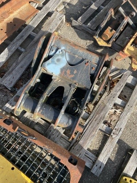 WHEEL LOADER QUICK COUPLER FOR CAT 930G Photo 3 Thumbnail