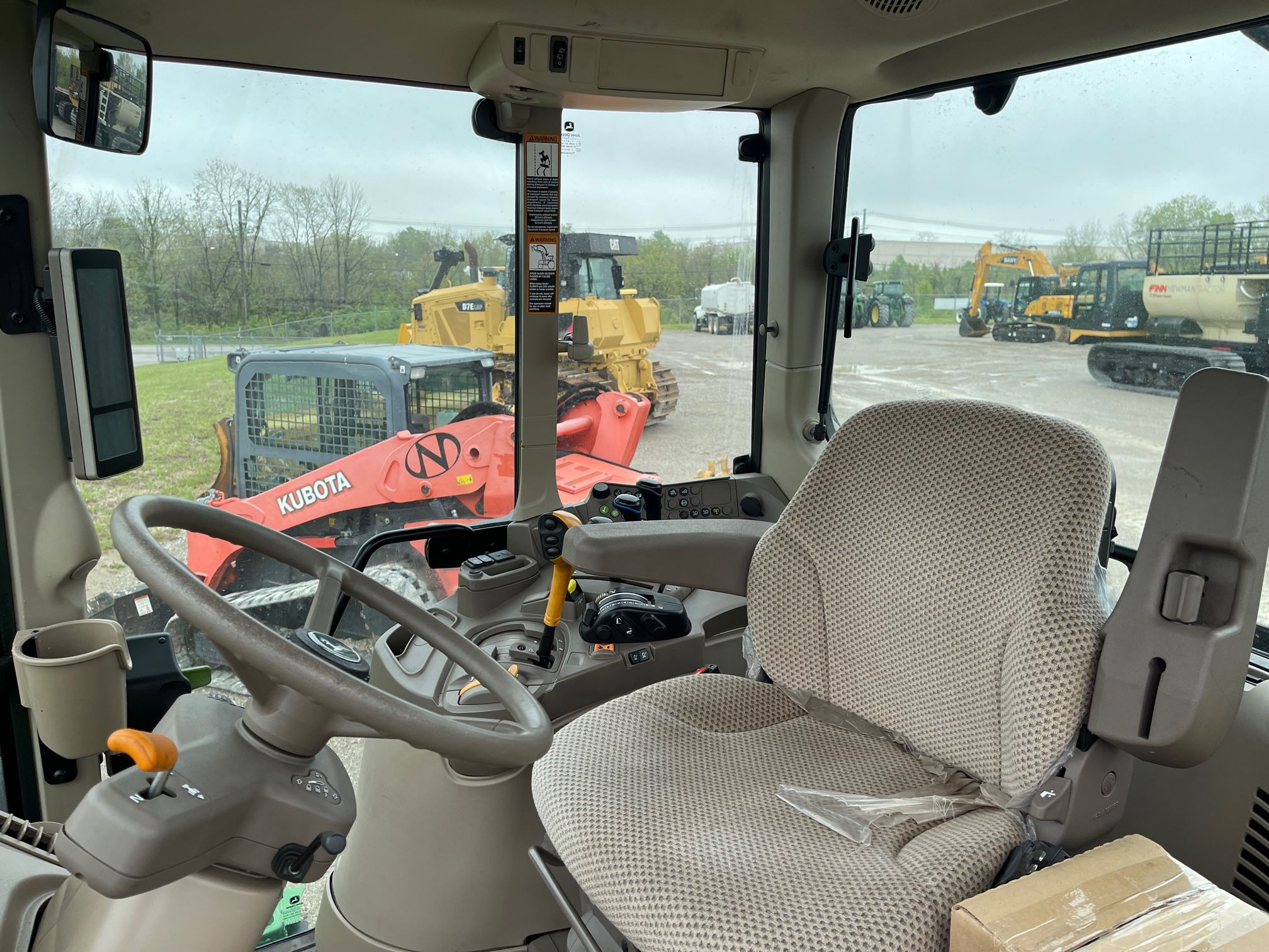 2021 JOHN DEERE 6175M Photo 6 Thumbnail