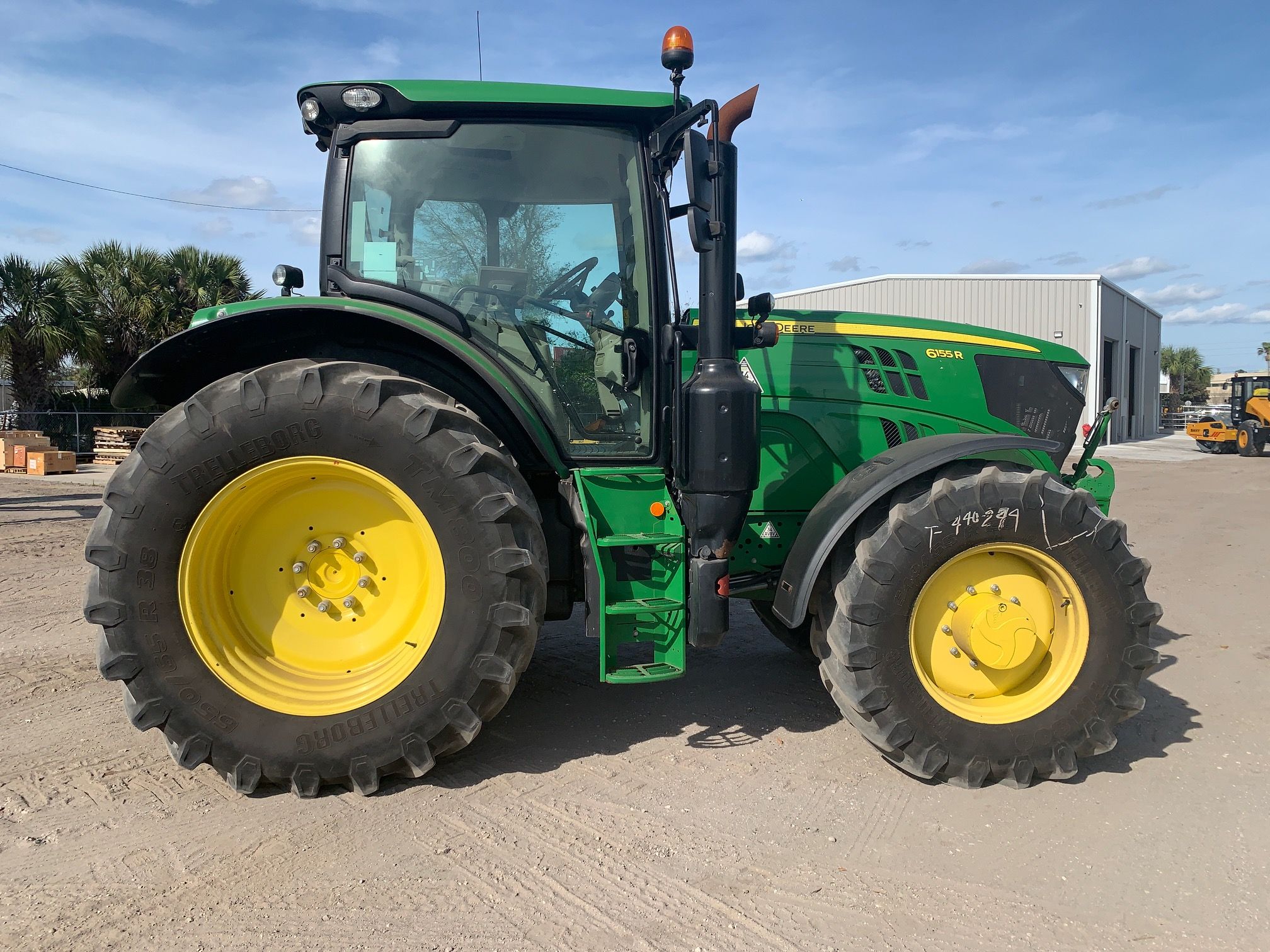 2019 JOHN DEERE 6155R Photo 5 Thumbnail