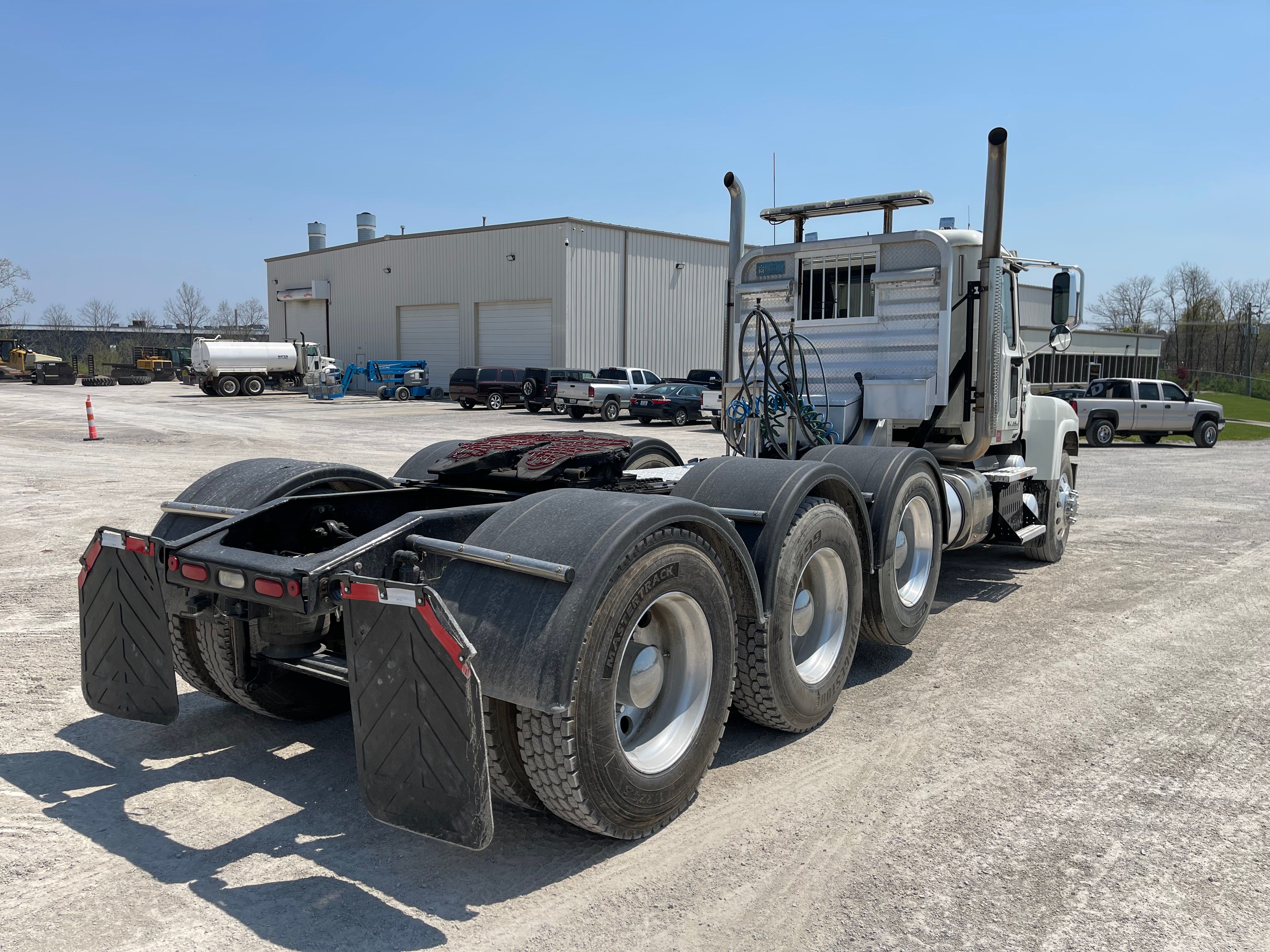 2016 MACK CHU613 Photo 4 Thumbnail