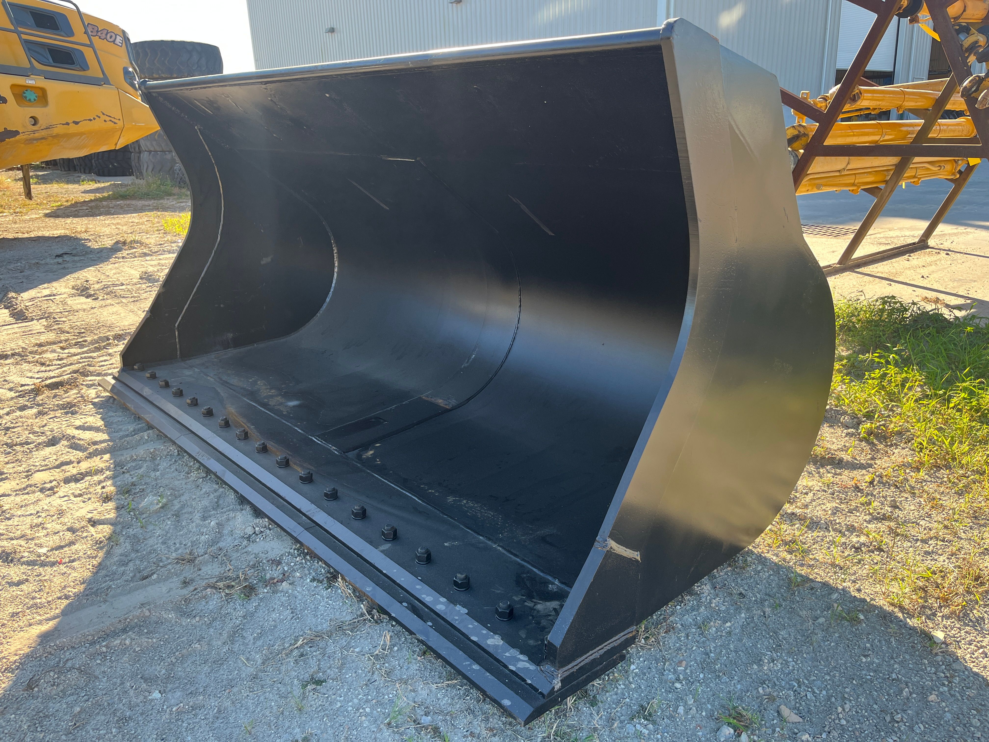 4CYD BUCKET FOR SW405K (114"W) Photo 4 Thumbnail