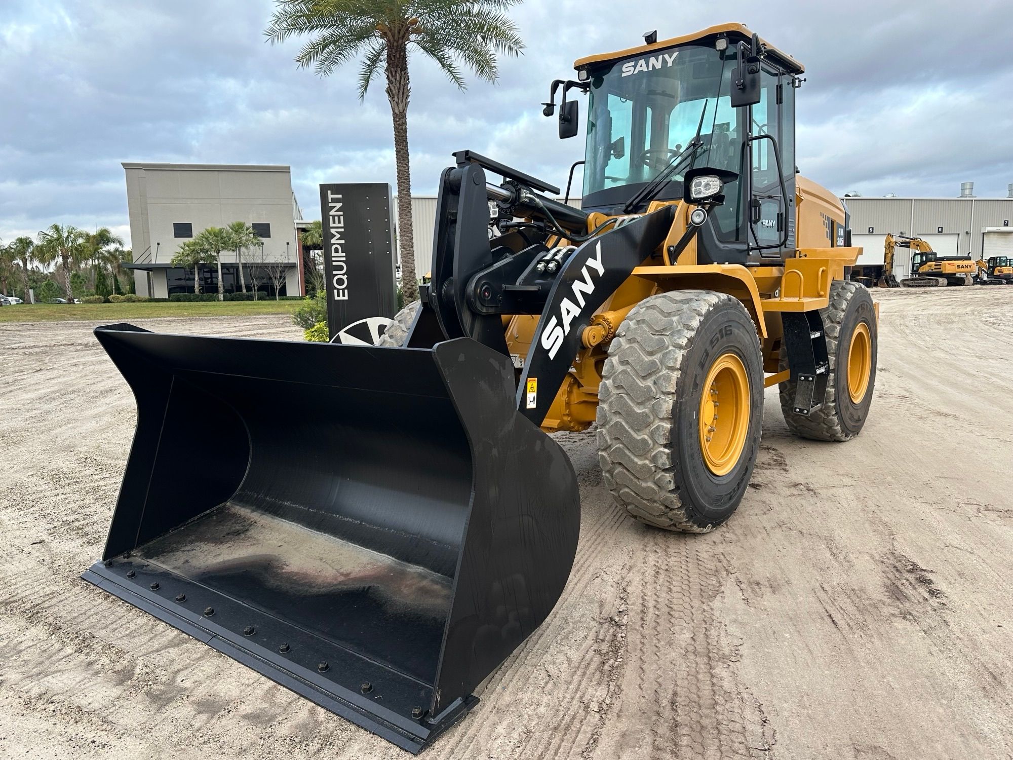 2023 SANY SW305K Photo 1 Thumbnail