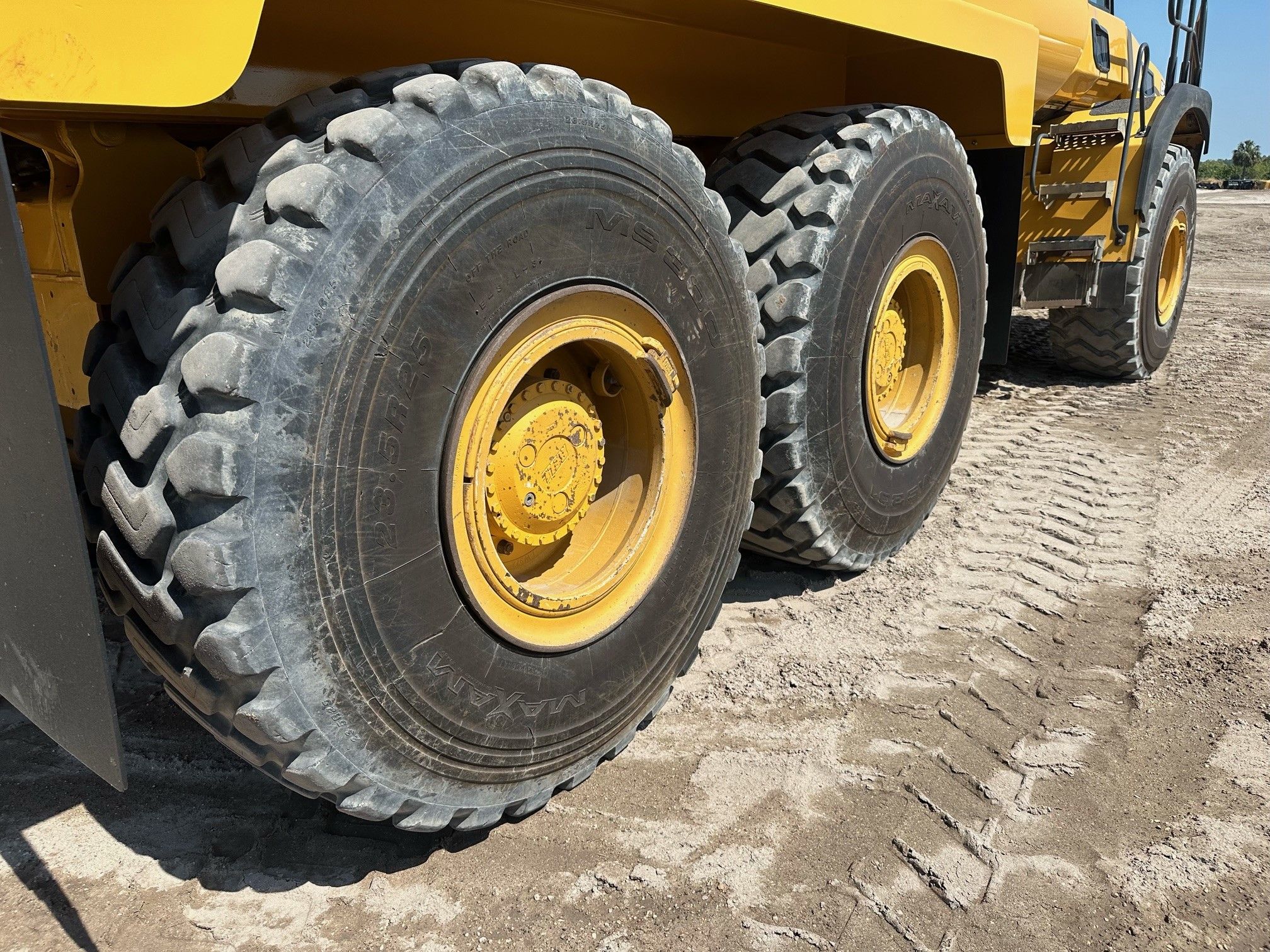 2019 BELL B25E Photo 13 Thumbnail