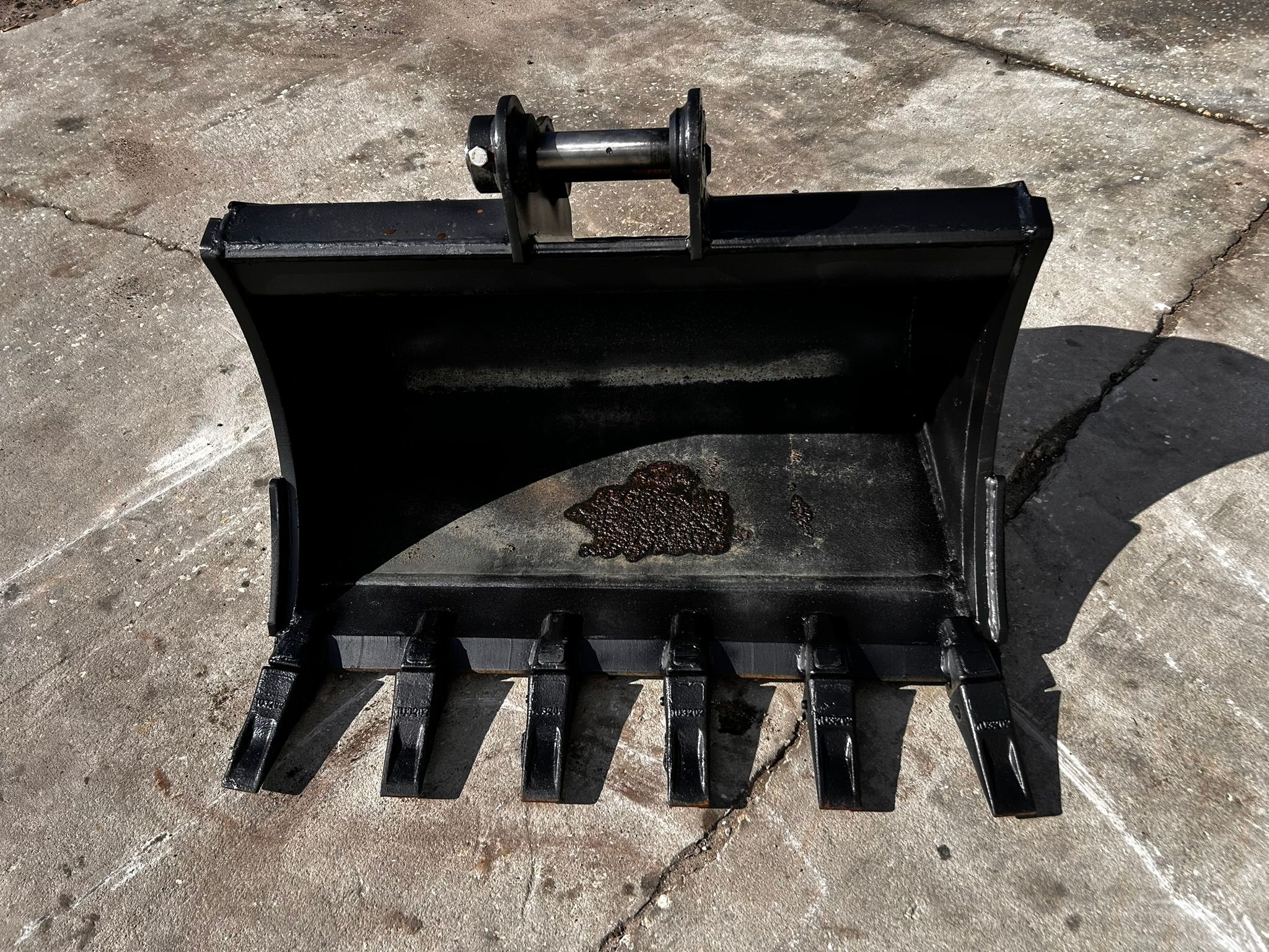 36" BUCKET FOR SY35U Photo 6 Thumbnail