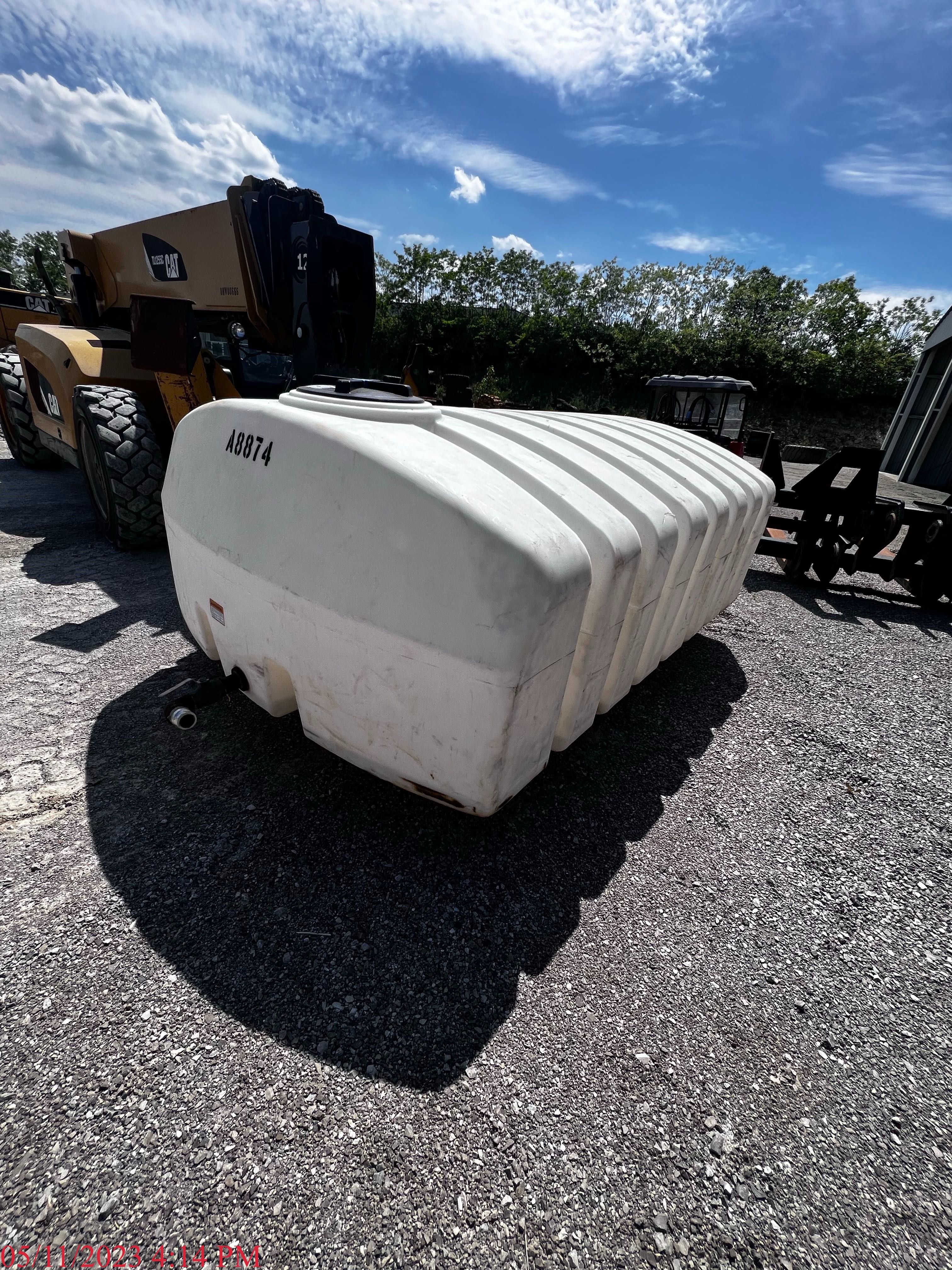 WATER HAULING TANK, 1600 GALLONS, LOW PROFILE Photo 5 Thumbnail
