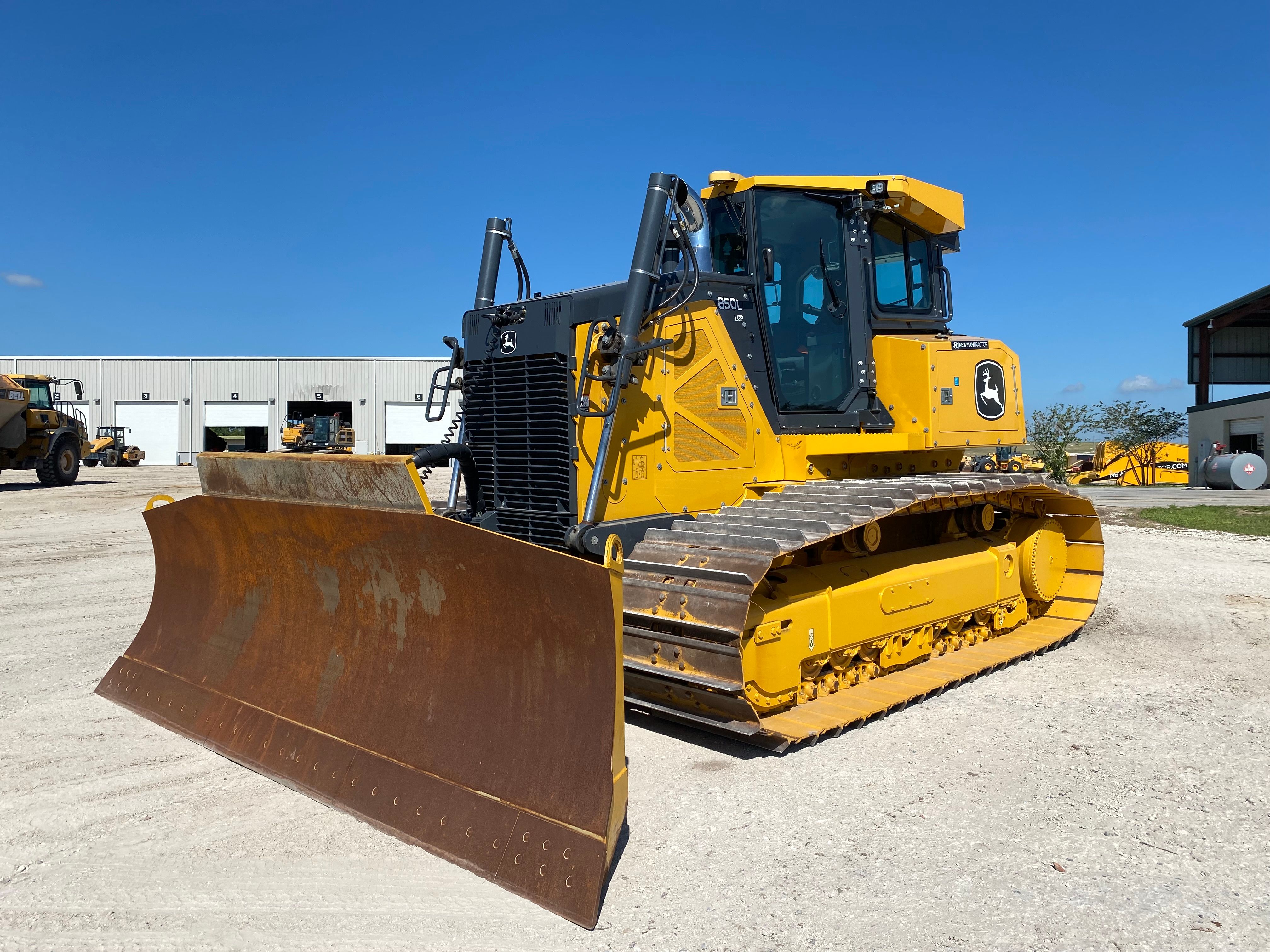 2022 JOHN DEERE 850L LGP Photo 1 Thumbnail