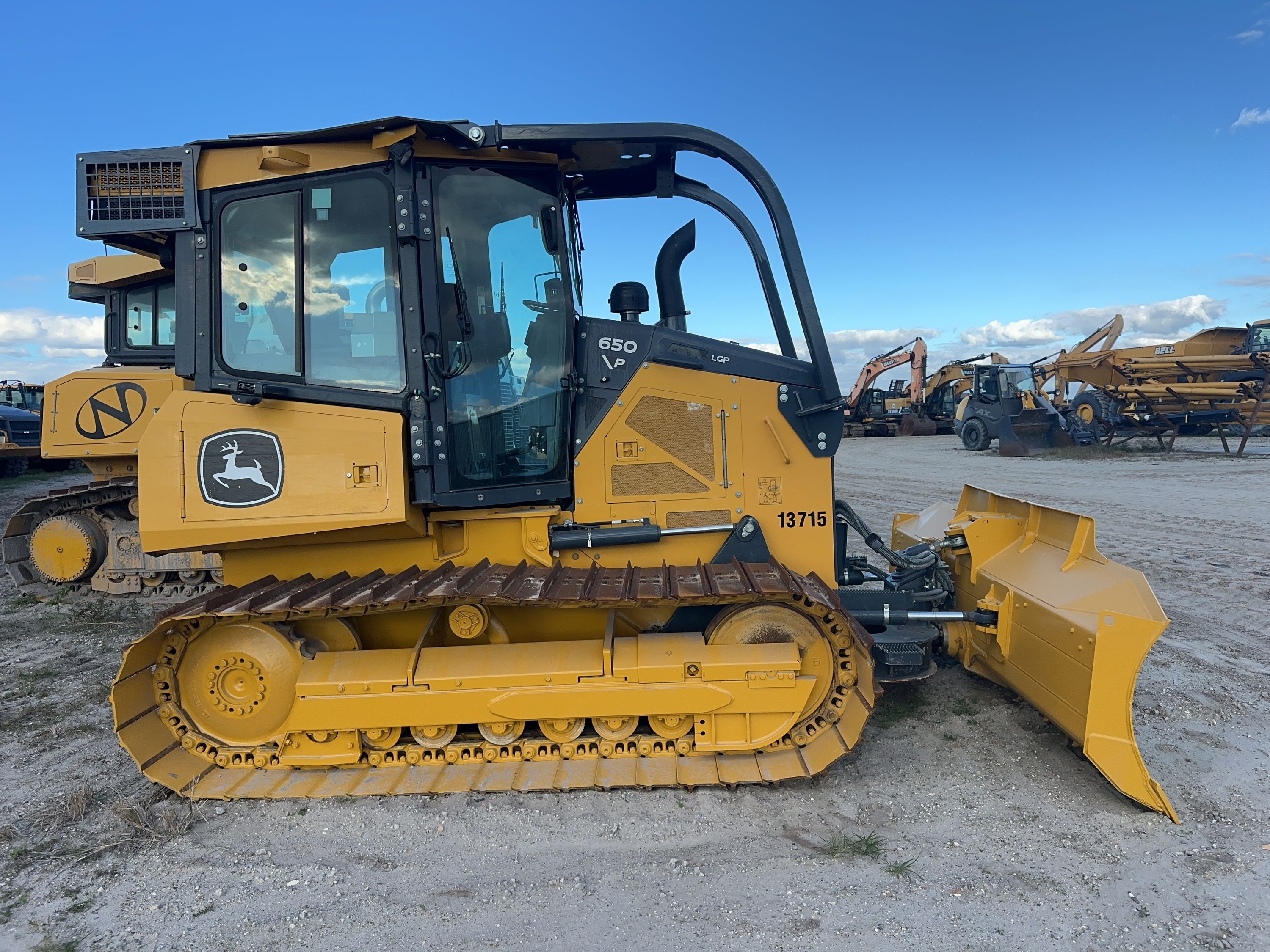 2023 JOHN DEERE 650 P-TIER Photo 2 Thumbnail