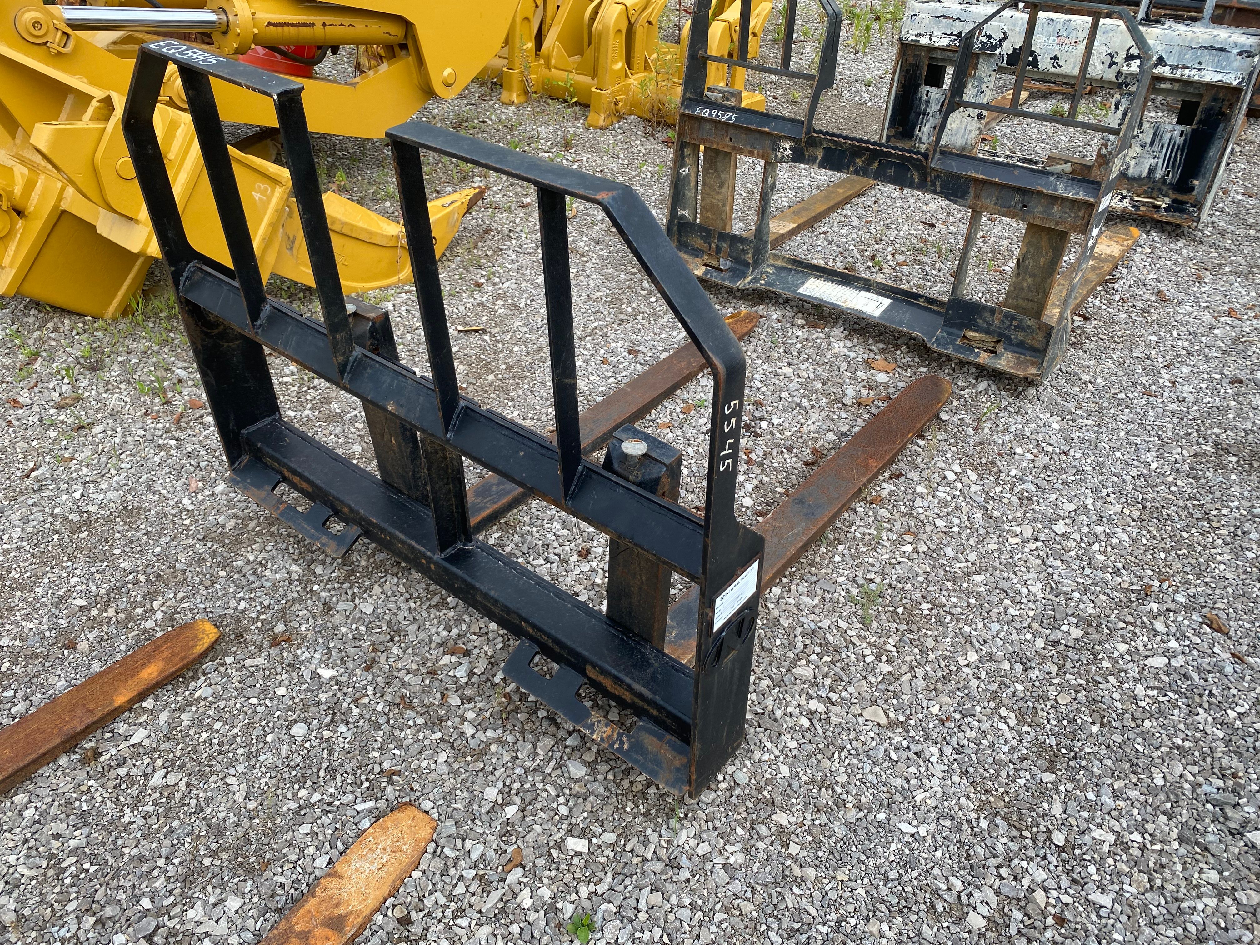 48" SKID STEER FORKS Photo 3 Thumbnail