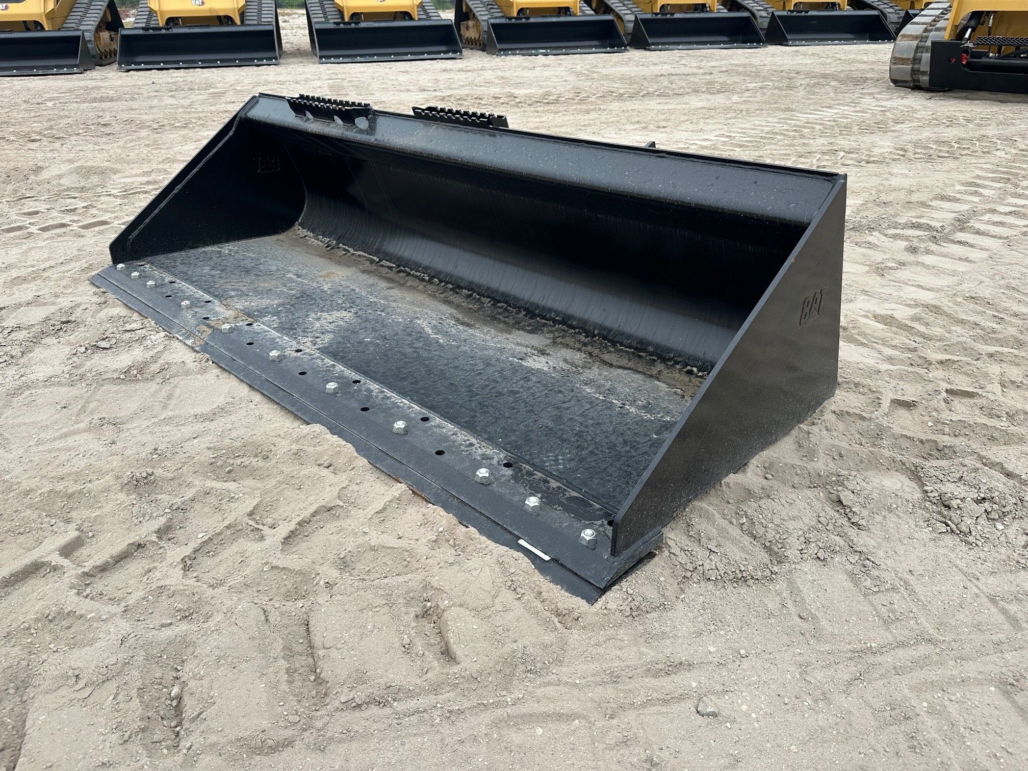 CAT 299D3 80" Skid Steer Bucket Photo 1 Thumbnail