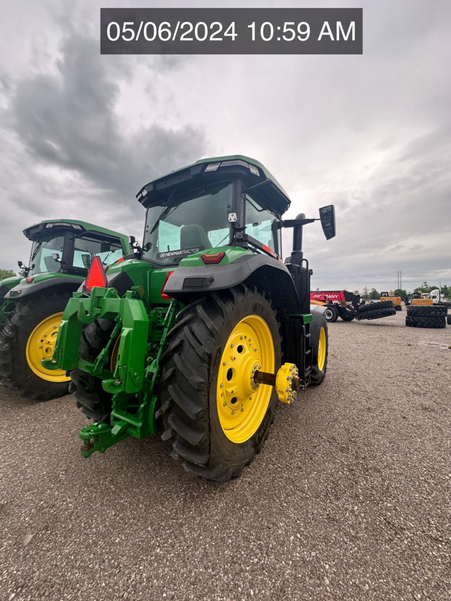 2023 JOHN DEERE 8R 310 Photo 8 Thumbnail