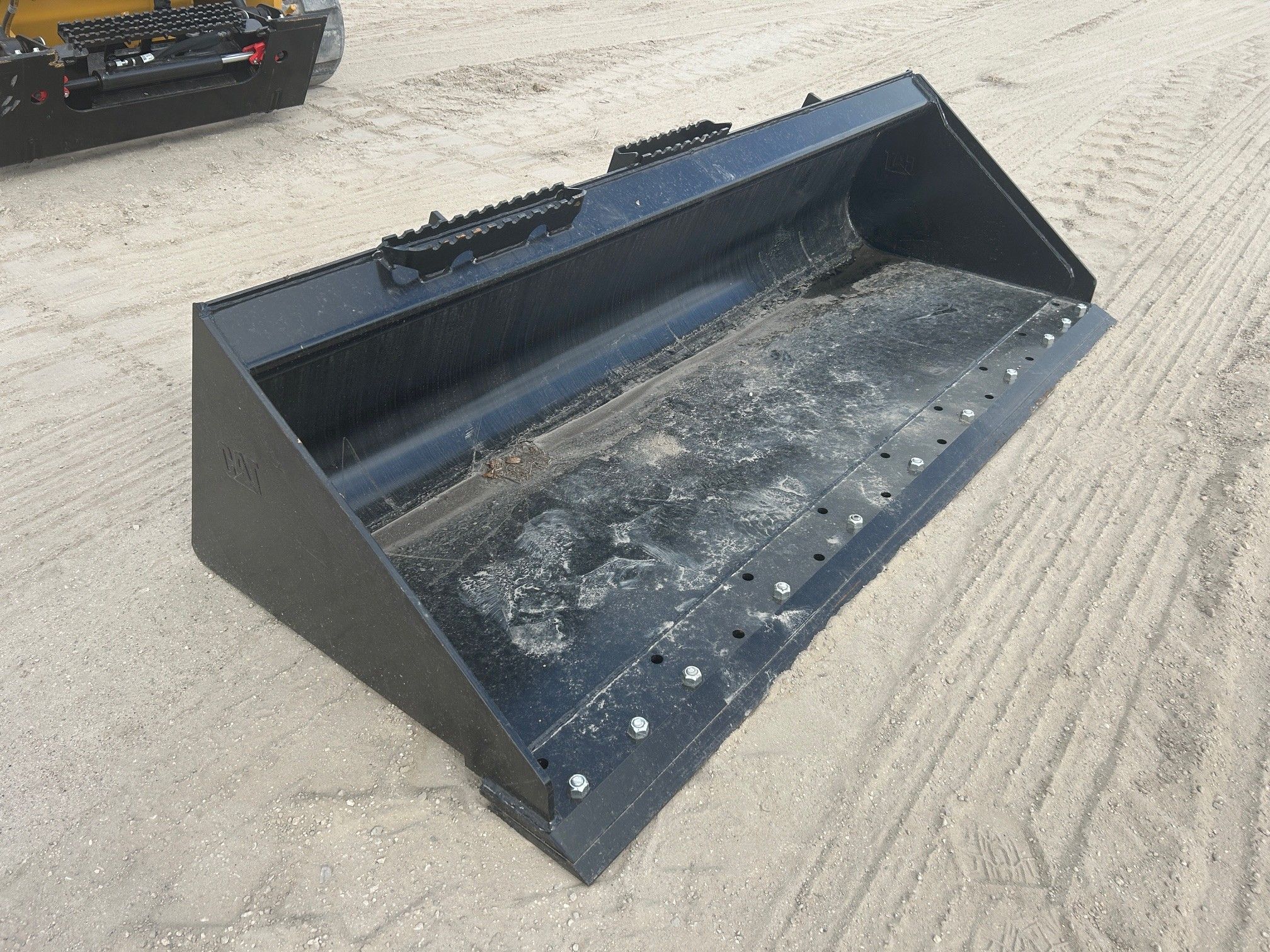 CAT 299D3 80" Skid Steer Bucket Photo 4 Thumbnail