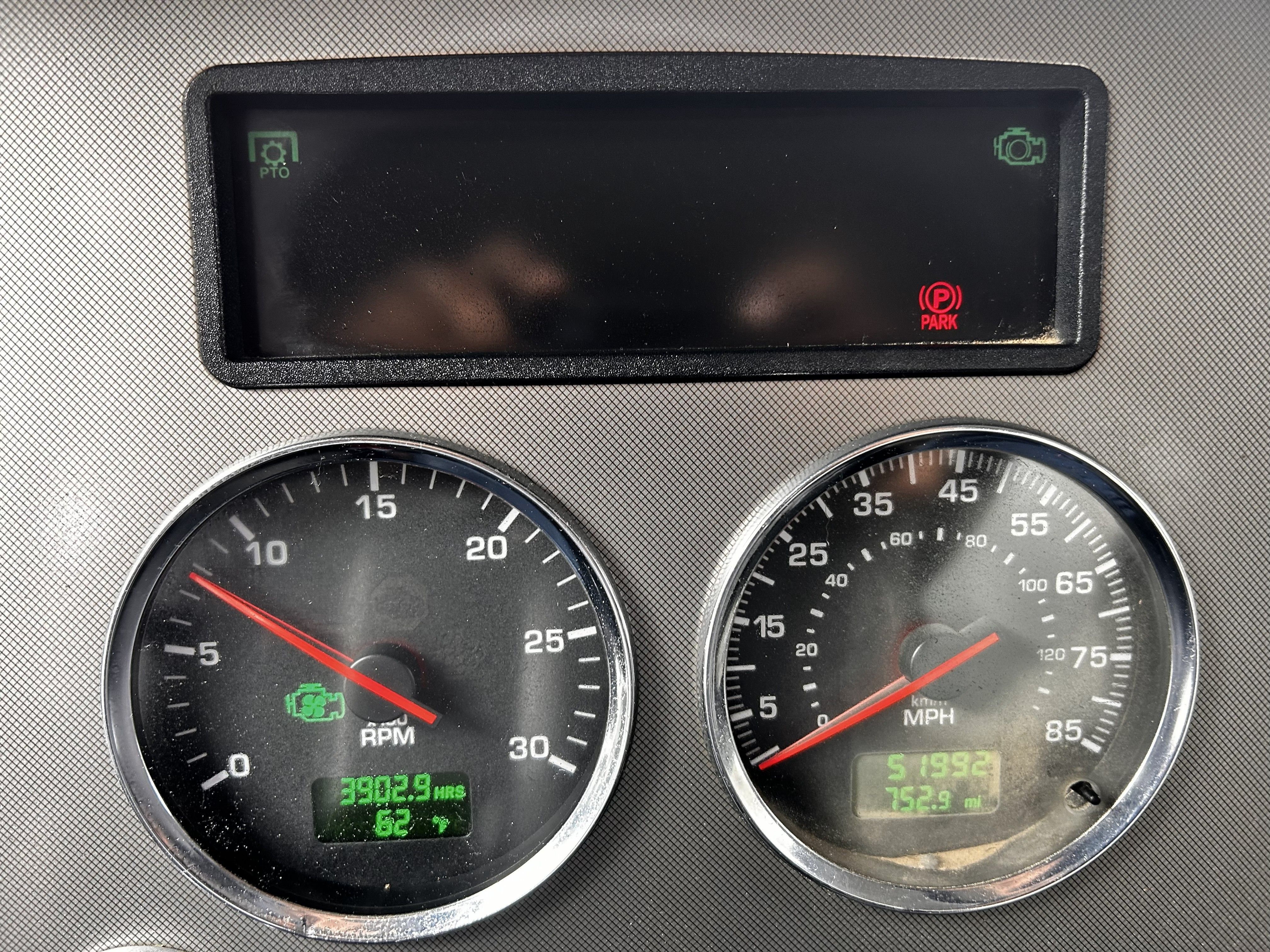 2020 KENWORTH T370 WATER Photo 11 Thumbnail