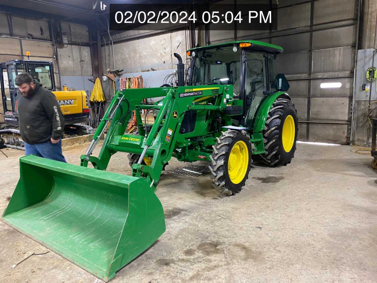 2022 JOHN DEERE 5065E Photo 1