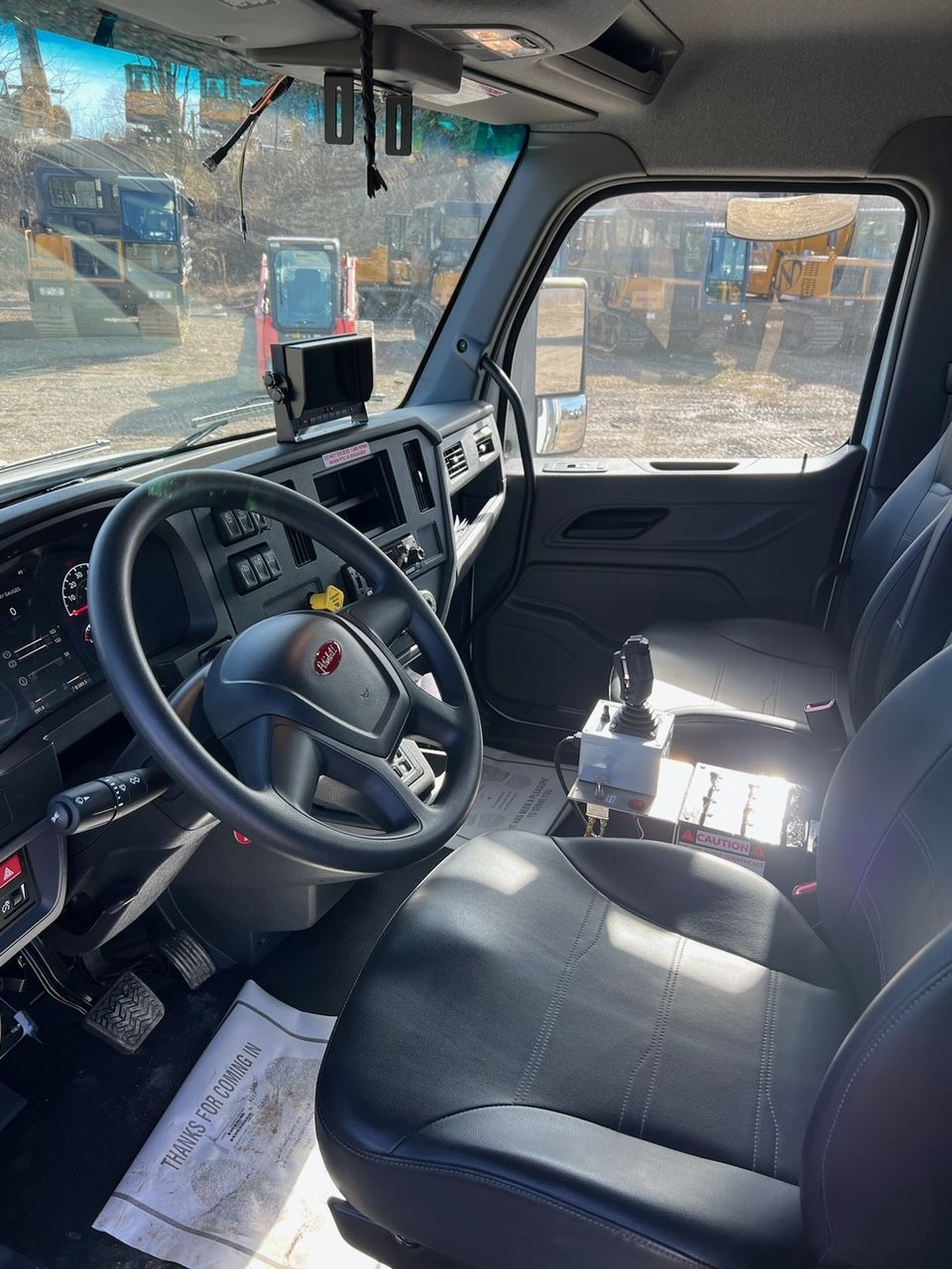 2023 PETERBILT 548 WATER Photo 5 Thumbnail