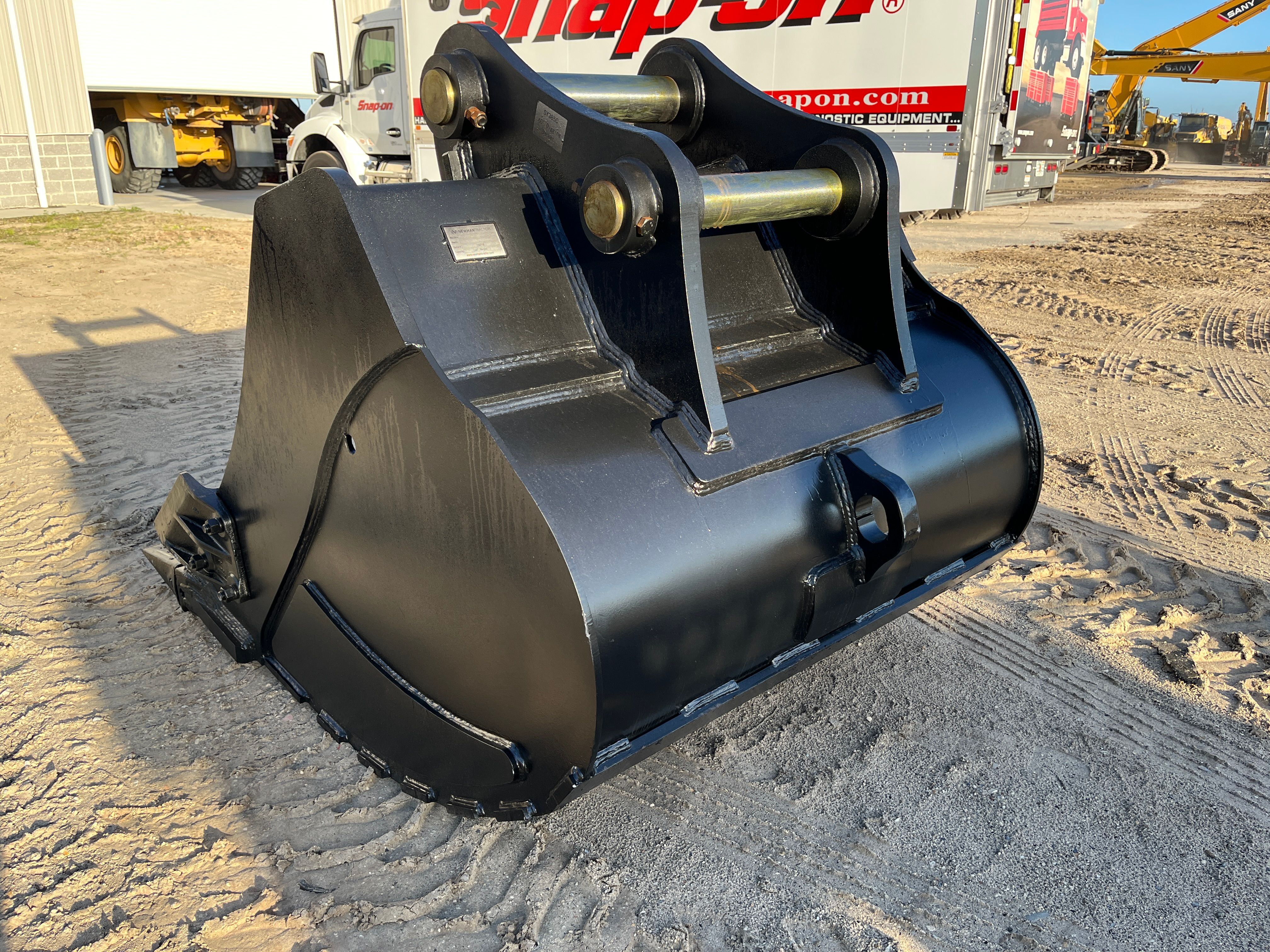 60" BUCKET FOR SY385C Photo 2 Thumbnail