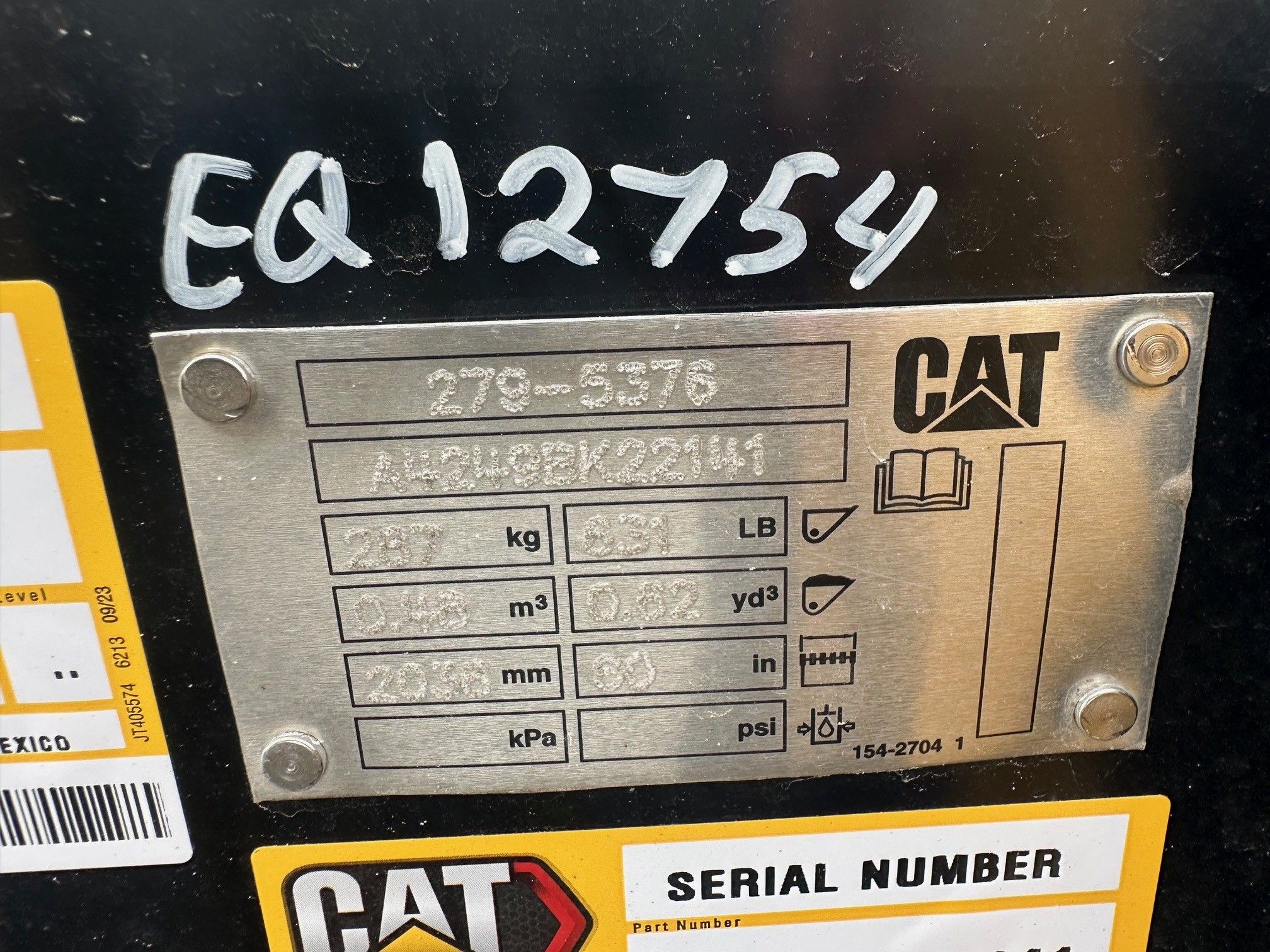 CAT 299D3 80" Skid Steer Bucket Photo 5 Thumbnail