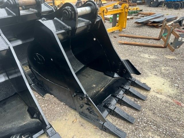42" EXCAVATOR DIGGING BUCKET w/Plate Photo 3 Thumbnail